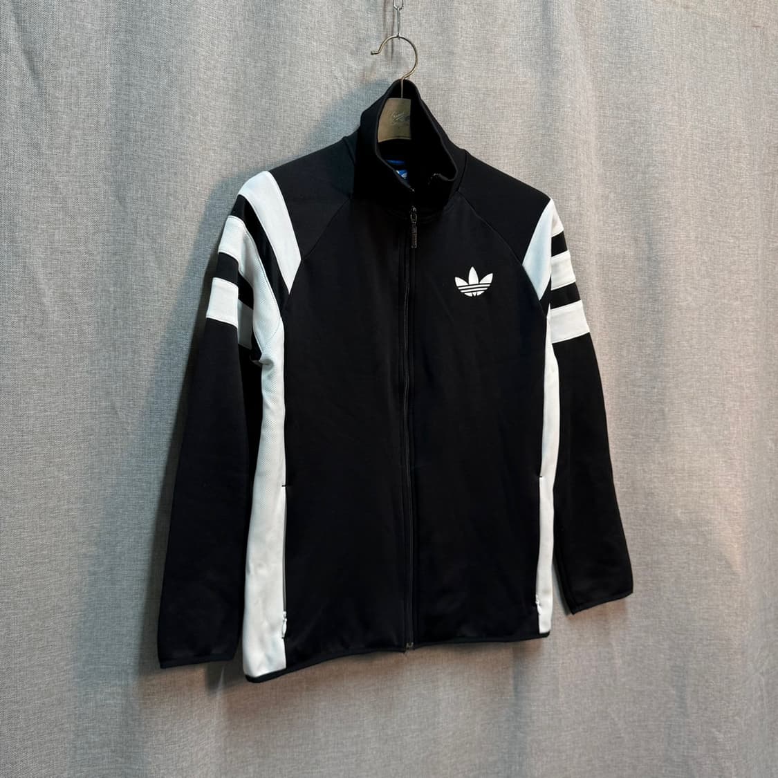 [L] 아디다스 오리지널스 트레포일 빅로고 트랙탑 져지 상품이미지2
