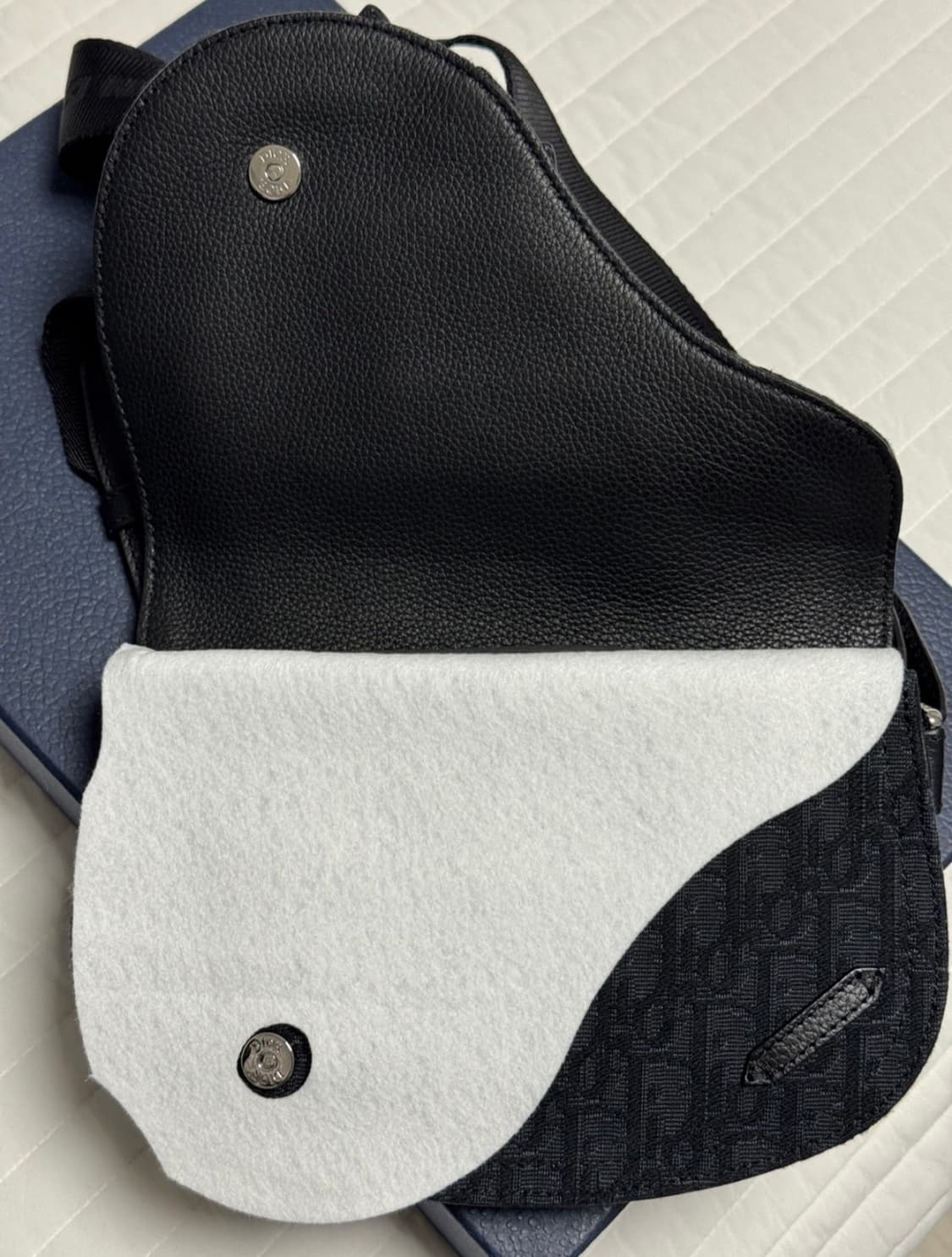 디올 새들 파우치 오블리크 맨 (거의 새상품 풀구성) 상품이미지5