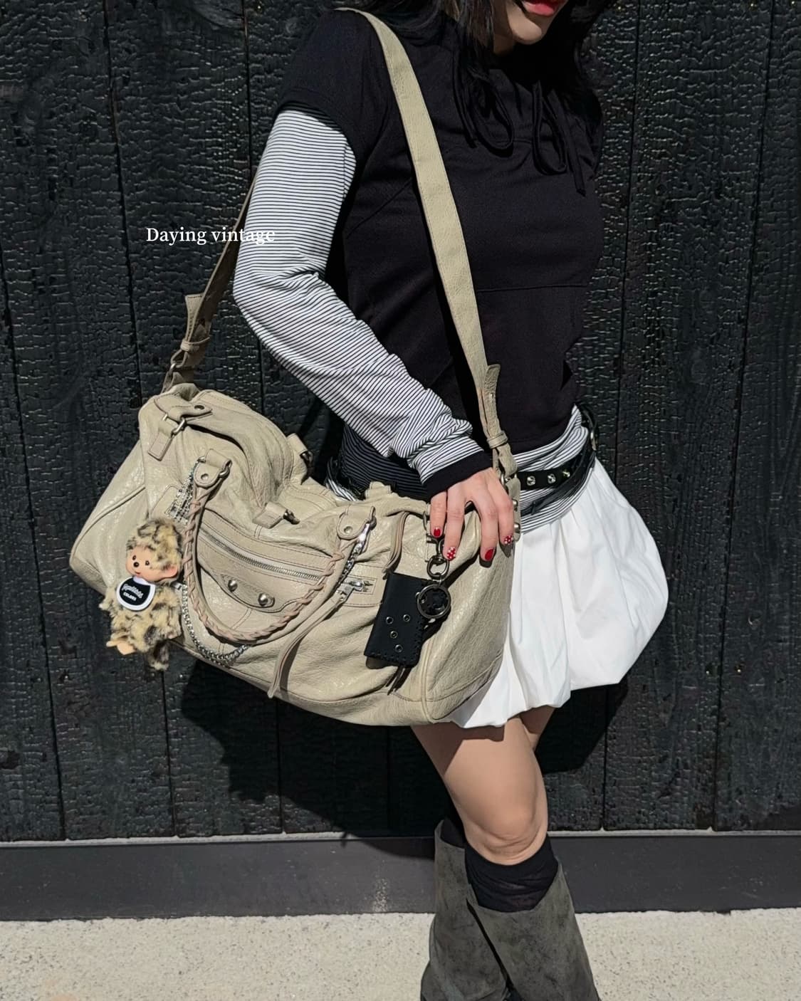 발렌시아가 스쿼시 모터백 상품이미지3