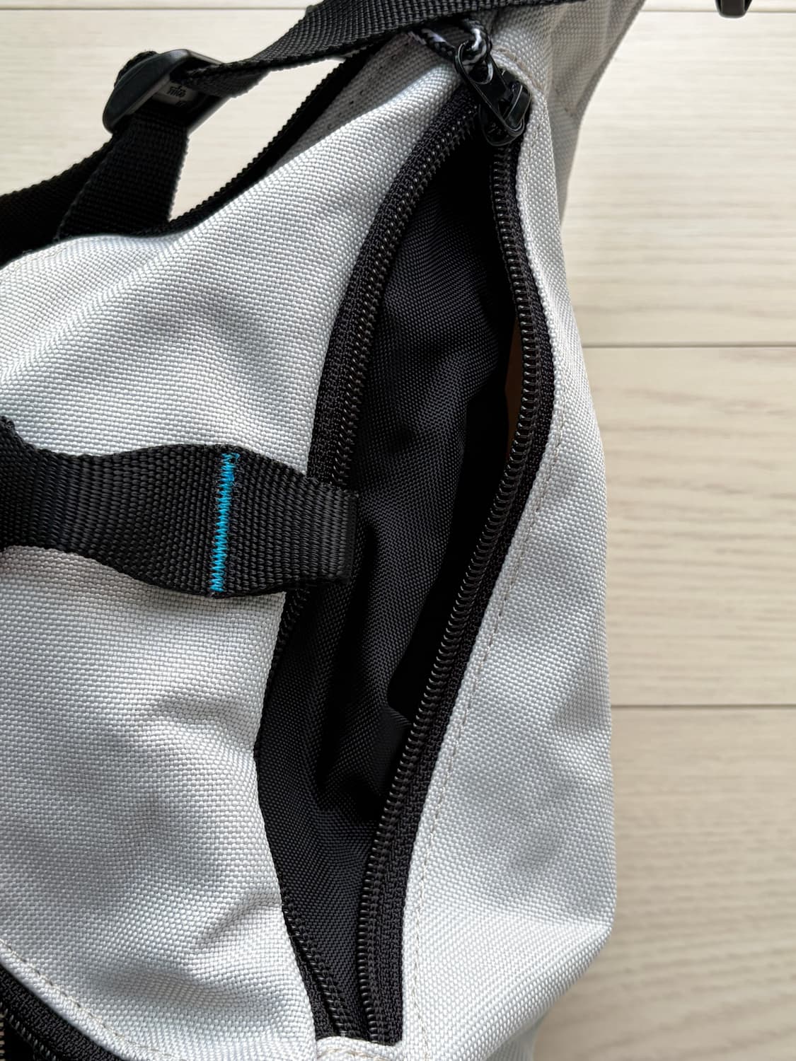 00s Y2K 올드 나이키 고프코어 보조 가방 (메신저백) 상품이미지4