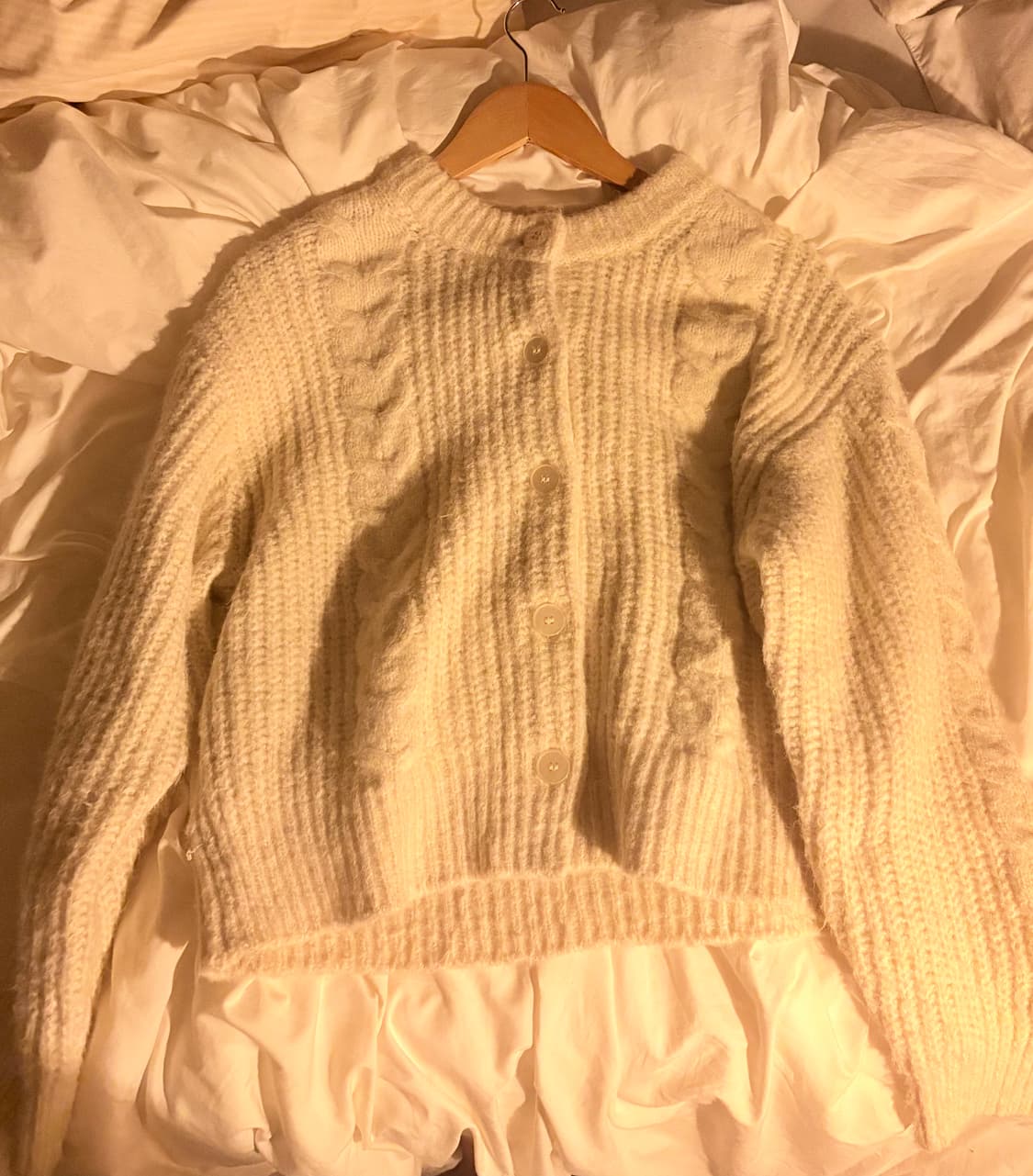 GU 아이보리 니트 가디건 / 라떼갸루 핀터깔 핀터레스트 상품이미지1