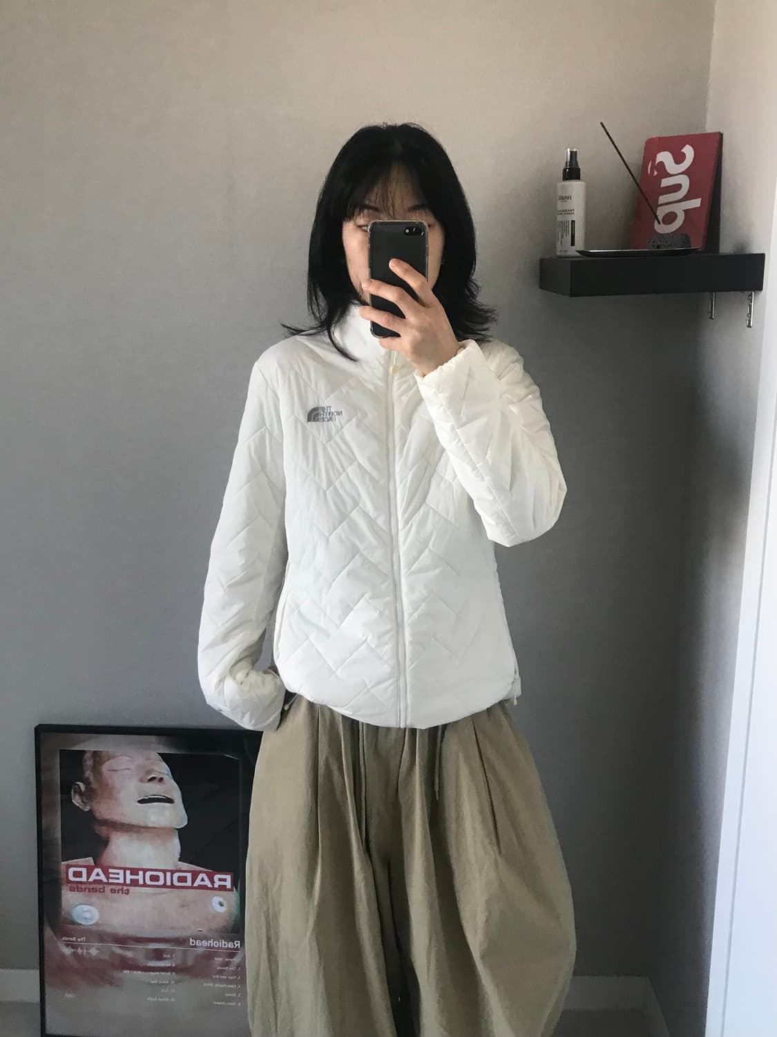 노스페이스 V-Motion 로고 화이트 경량 패딩 상품이미지1