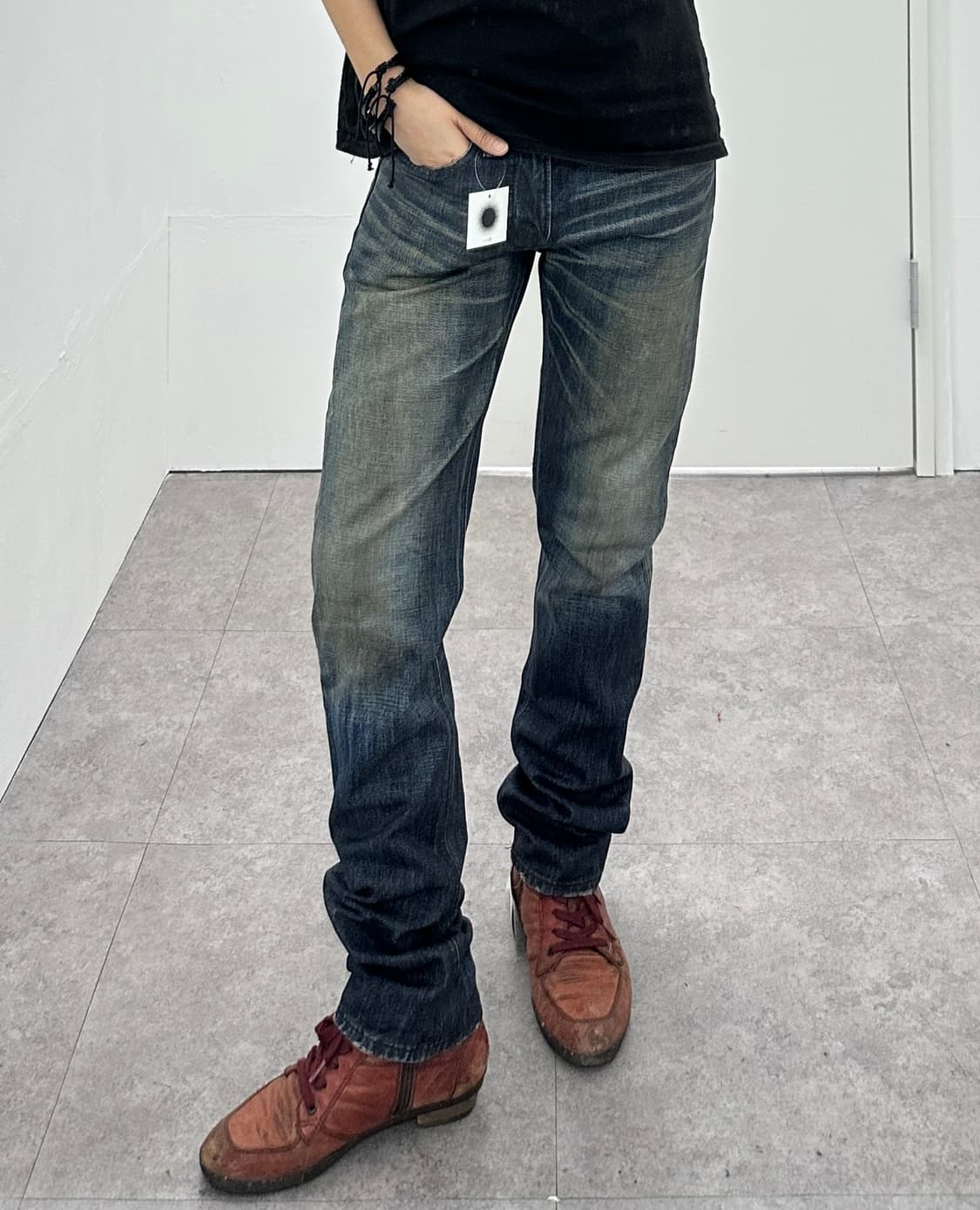 LEGENDA stud waxed coating jeans 상품이미지1