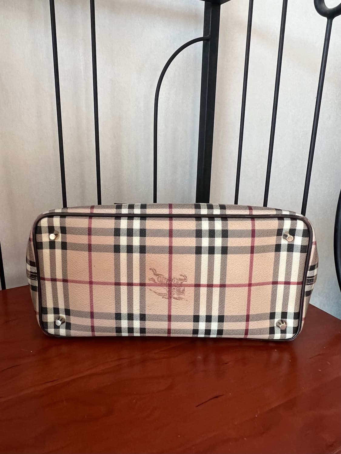 2000s Burberry 버버리 클래식 체크 레더 트리밍 토트백 상품이미지7