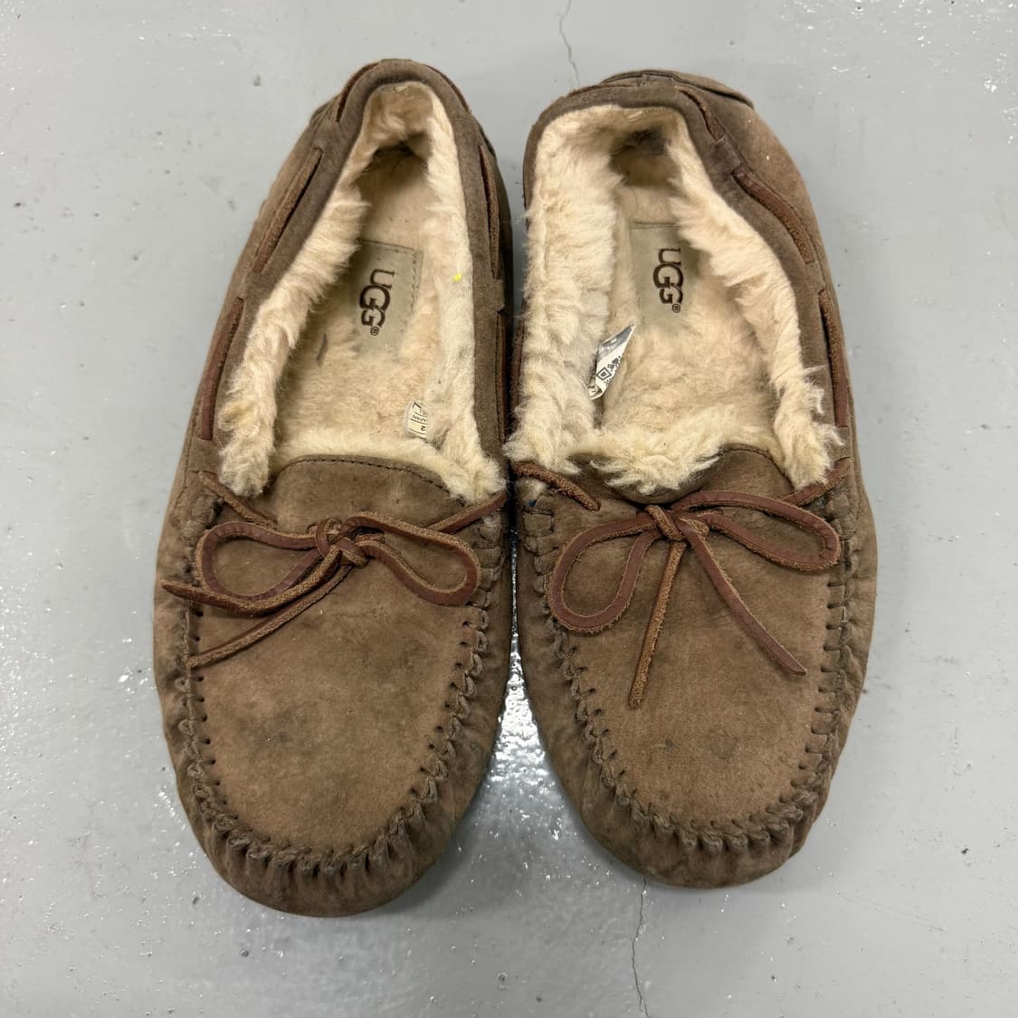 240 어그 다코타 모카신 슬리퍼 0317T 상품이미지1