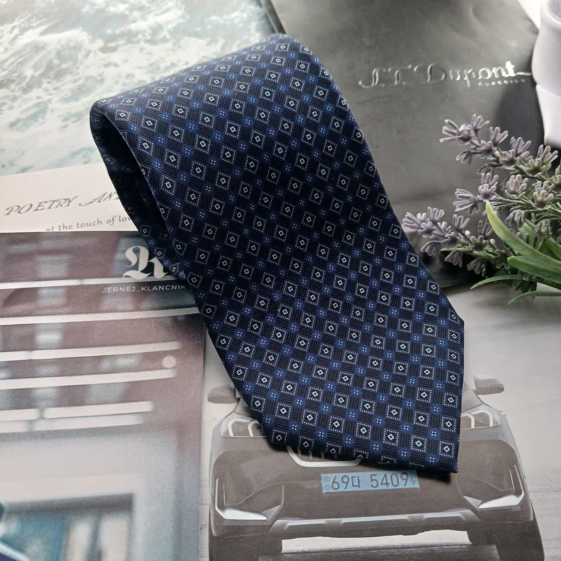 듀퐁 실크 네이비 다이아 패턴 넥타이 8.7cm A등급 A18550
 상품이미지2