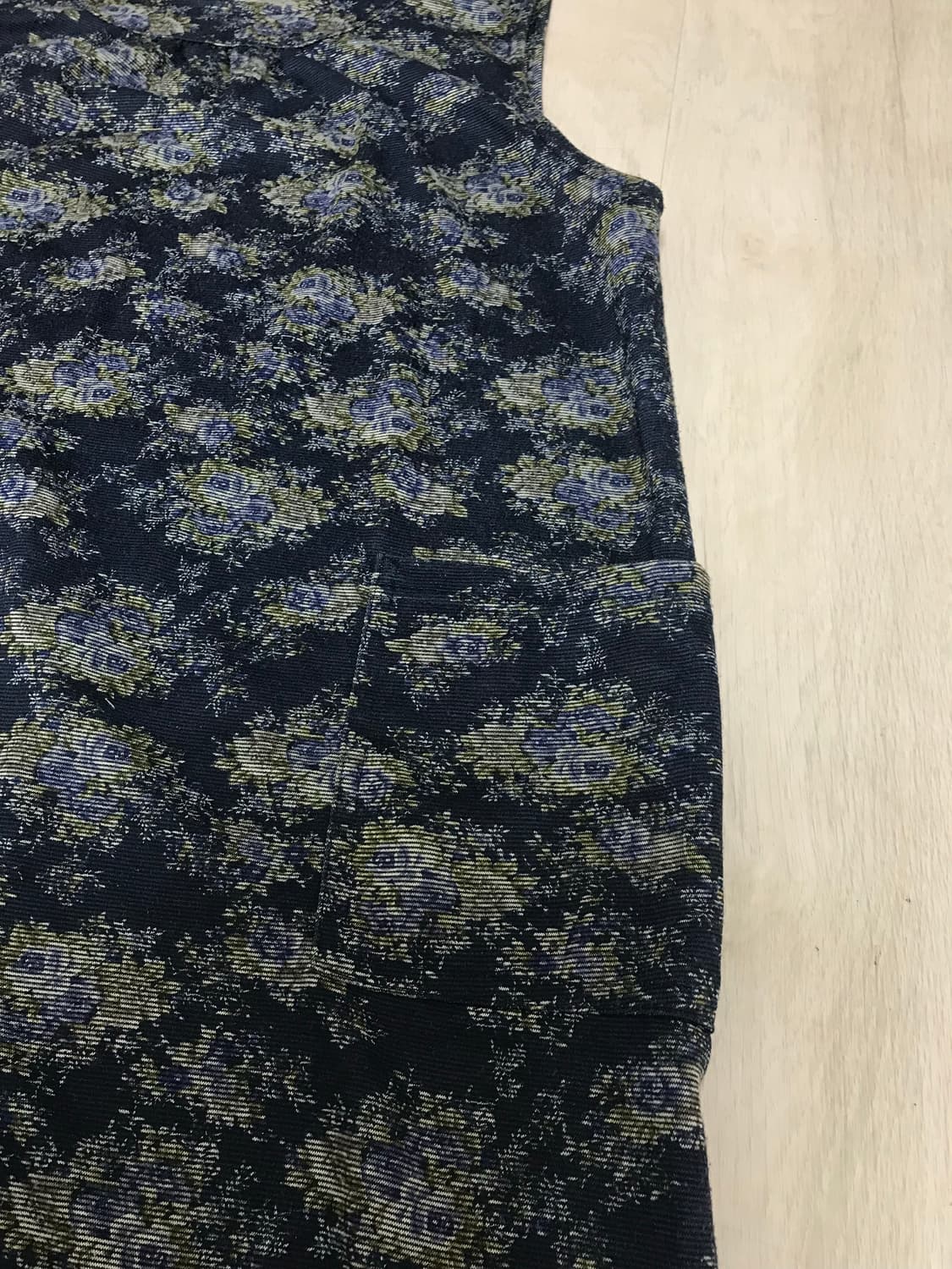 네이비 꽃무늬 라운드 나시 원피스 Navy floral one-piece 상품이미지3