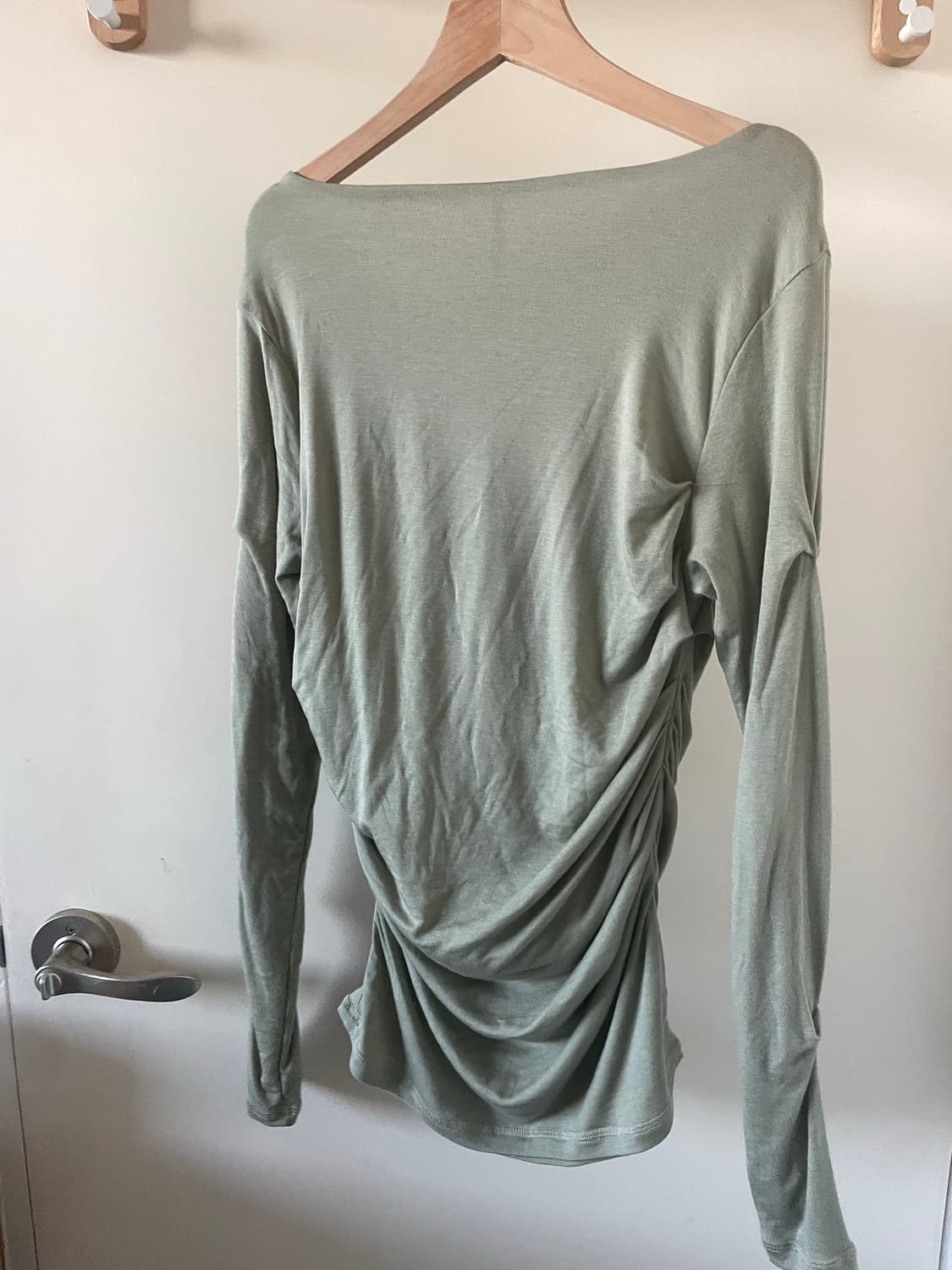 파르티멘토 우먼 더블 페이스드 핀턱 드레이프 탑 라이트카키 & 차콜 M 상품이미지3