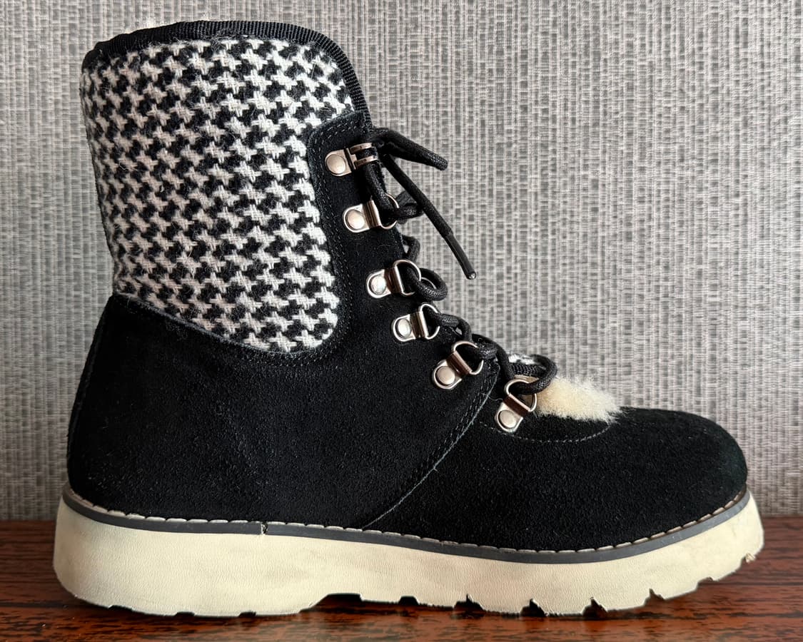 베어파우 BEARPAW 블랙 스웨이드 하운드투스 체크 퍼 방한 부츠 워커 상품이미지4