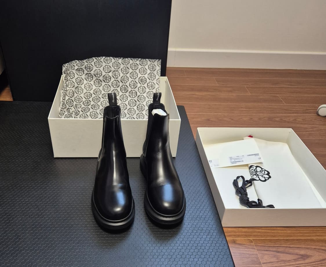 Alexander McQueen boots 상품이미지1