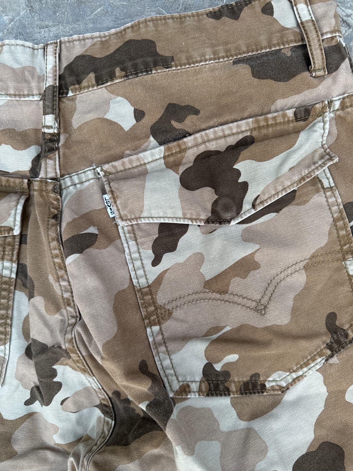 Levis 리바이스 Desert Camo Cargo Shorts 상품이미지3