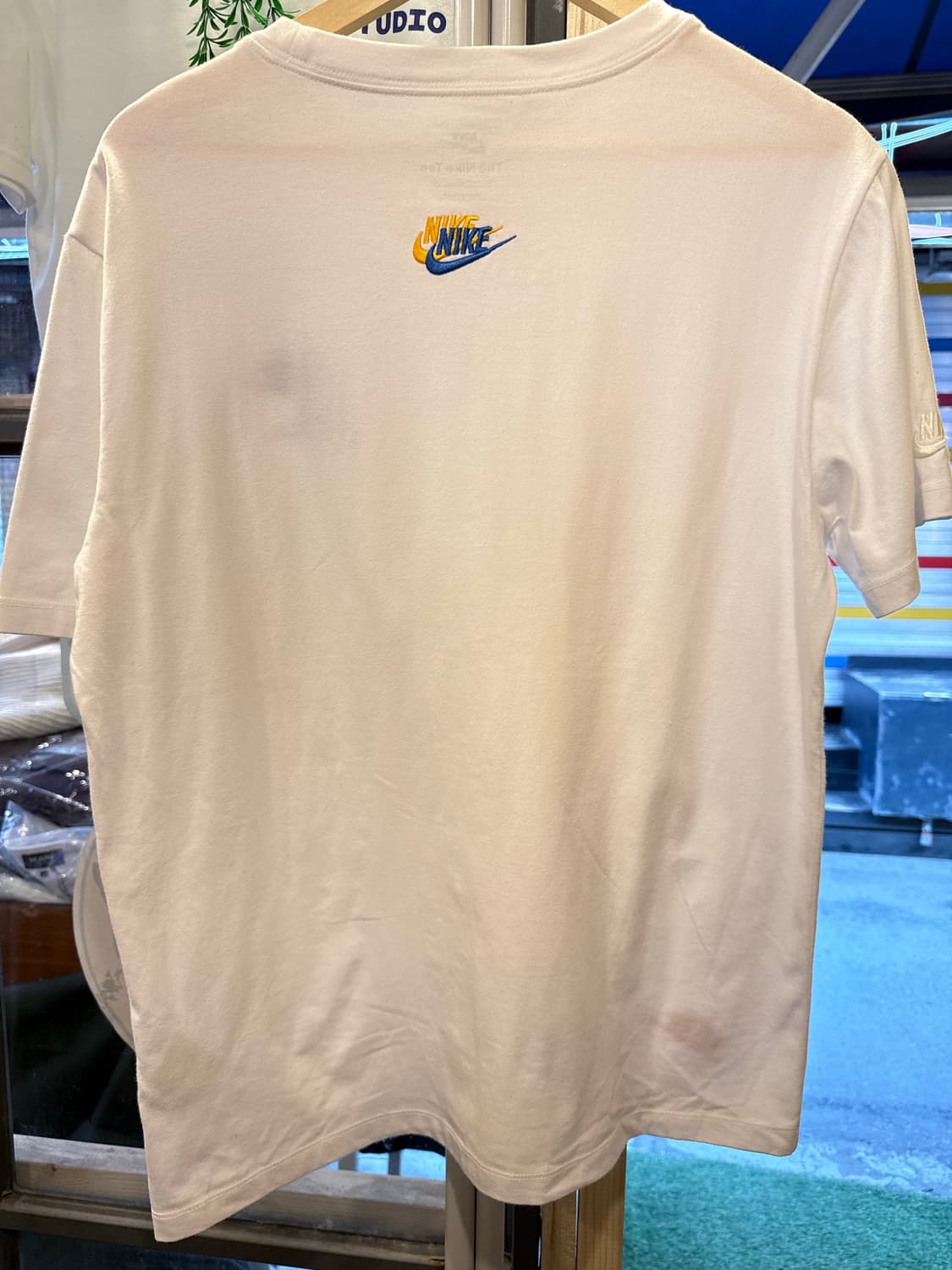 나이키 멀티스우시 화이트 반팔티 상품이미지4