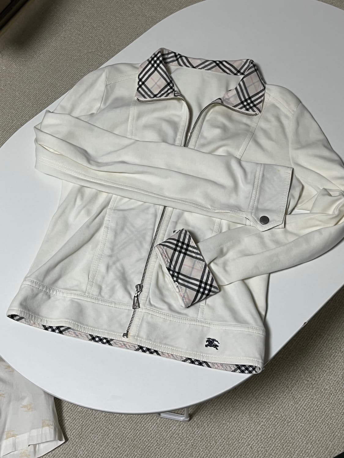 버버리 화이트 자켓 상품이미지1