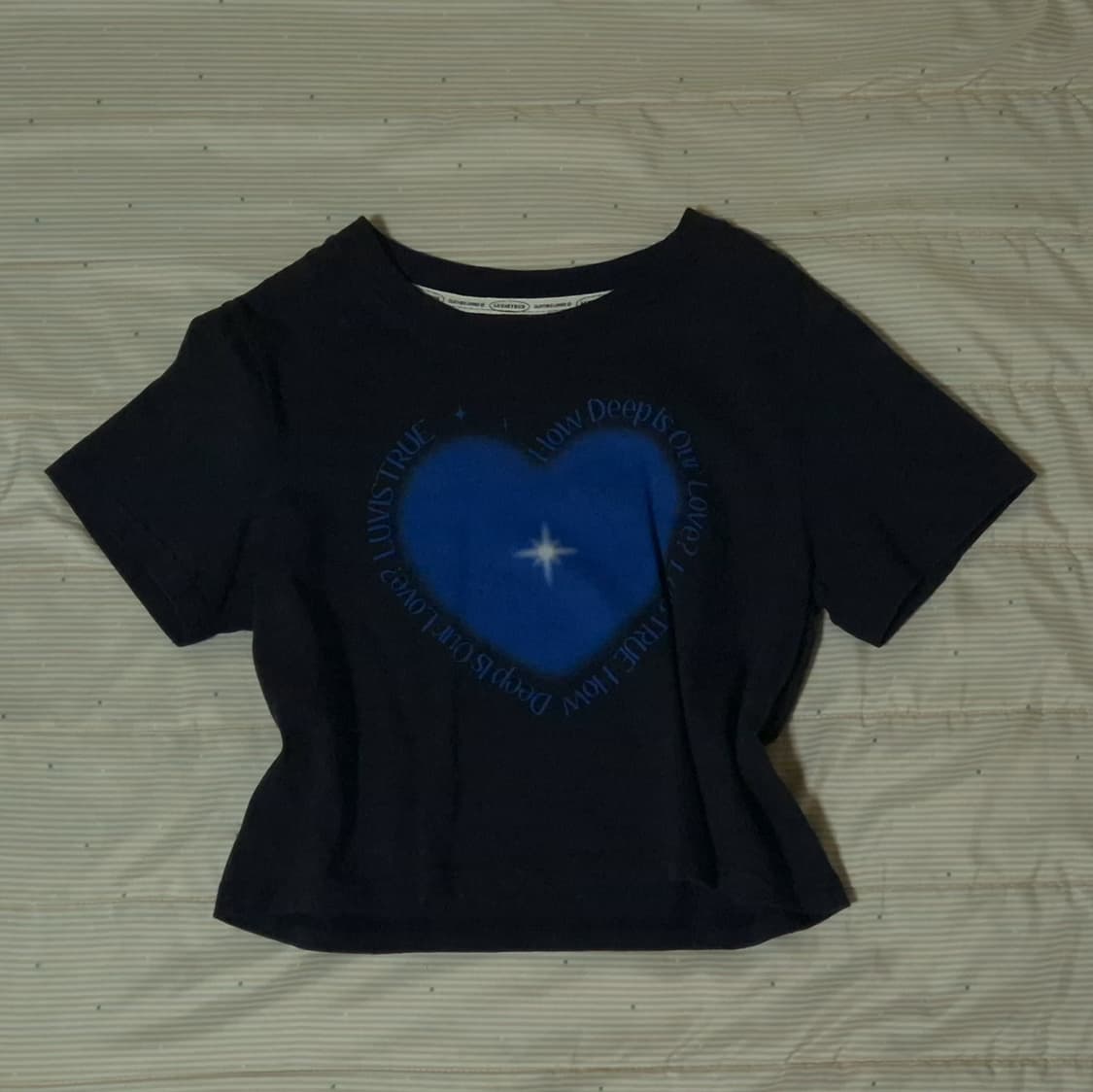 러브이즈트루 크롭 반팔티  상품이미지1