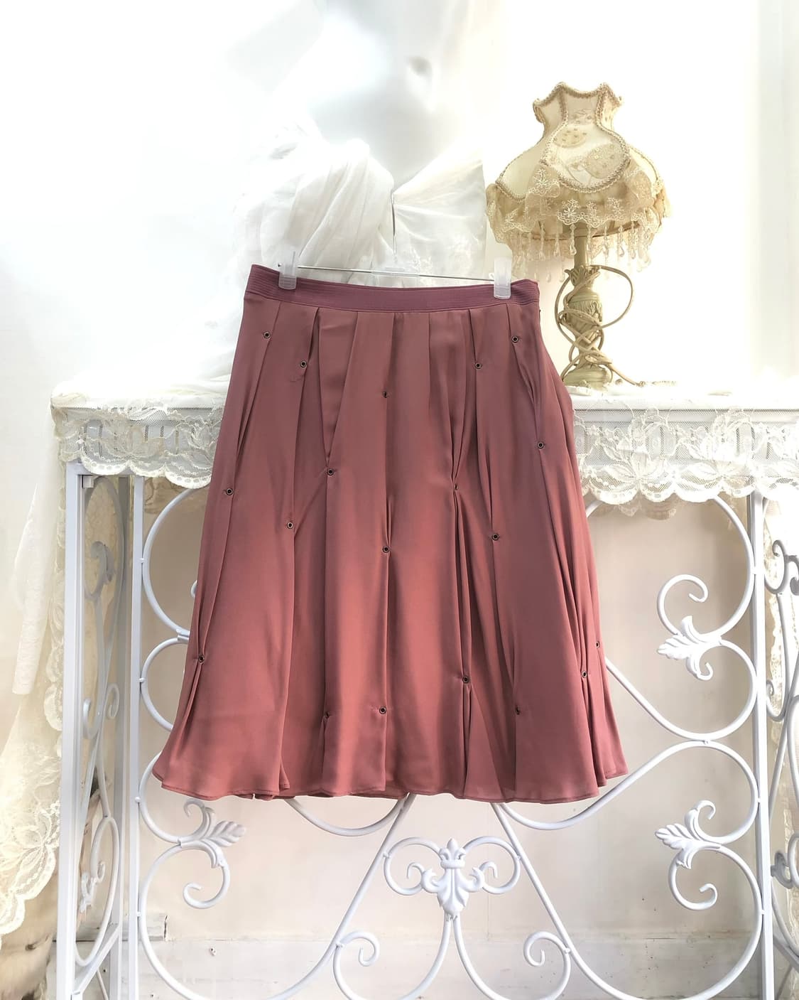pink eyelet pintuck midi skirt 상품이미지1