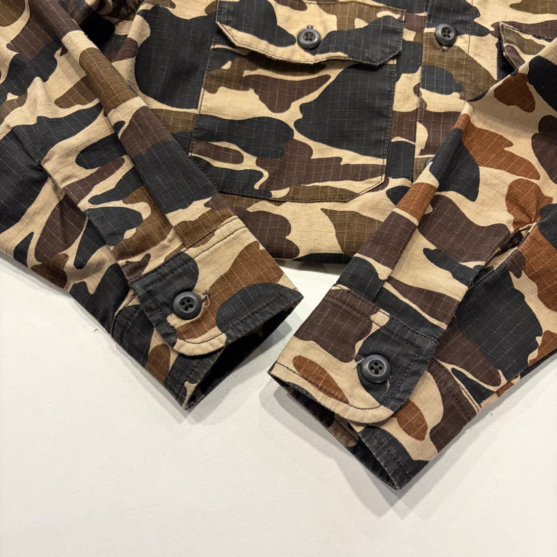 [S] 칼하트 WIP 레귤러 카모 포켓 셔츠 D817 상품이미지6