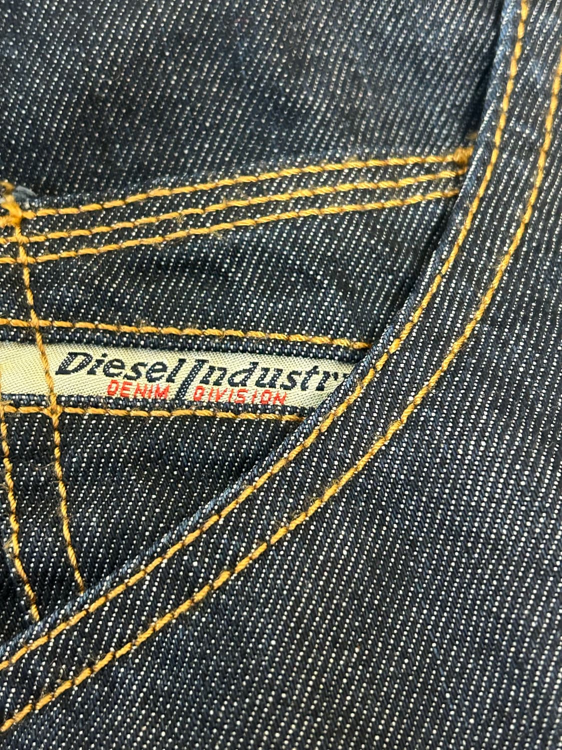 디젤 크룰리 레귤러 슬림 핏 생지 데님팬츠 상품이미지4