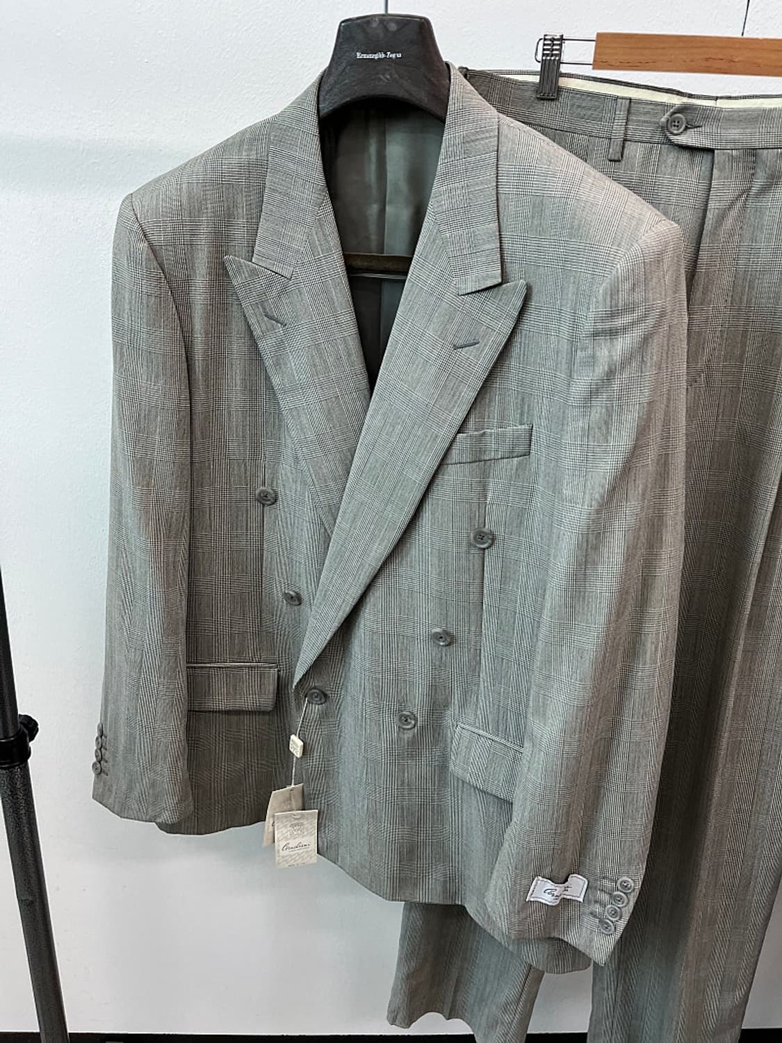 110,35-36) 꼬르넬리아니 클래식 더블슈트  상품이미지2