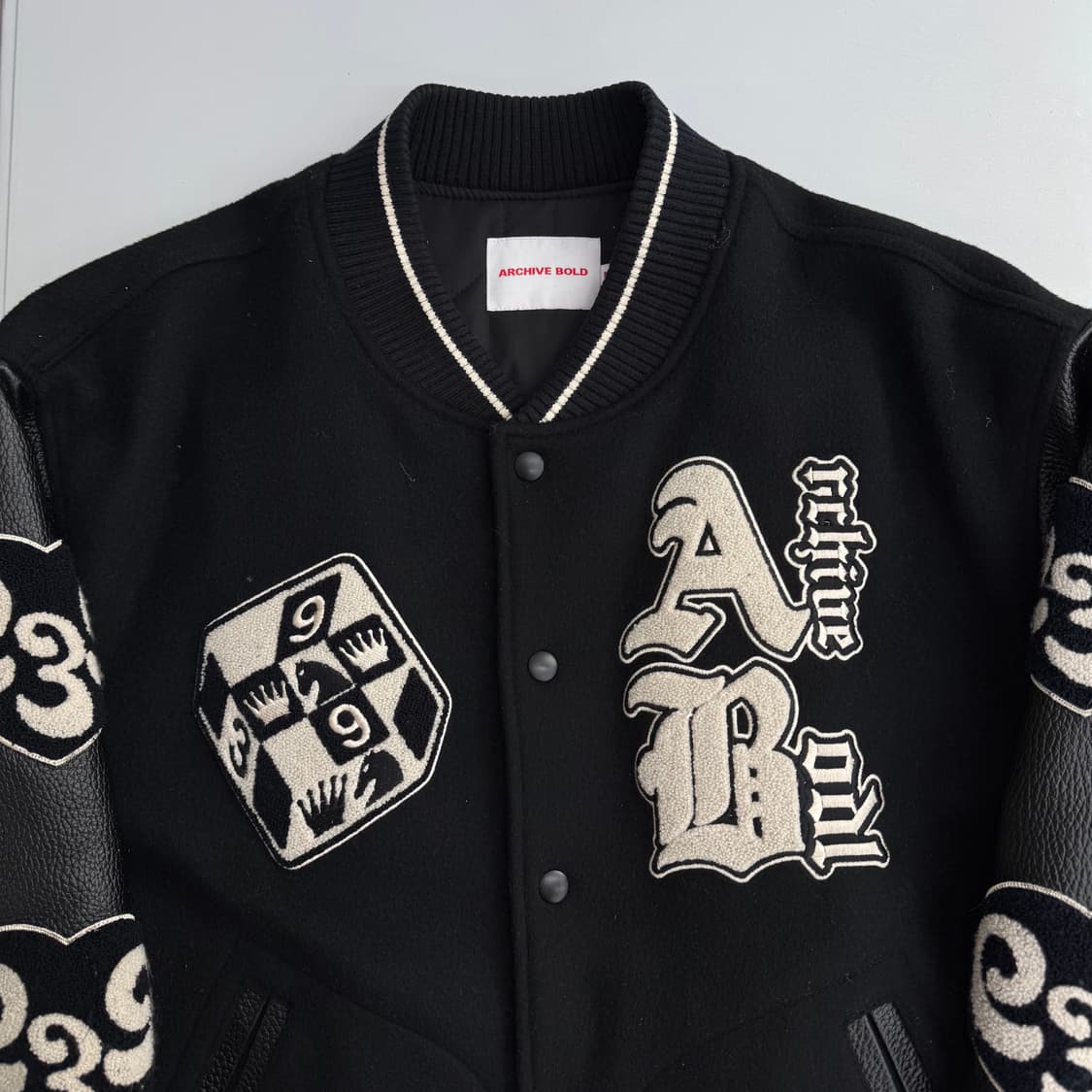 아카이브 볼드 바시티  상품이미지2