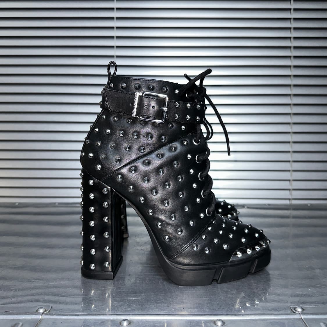 00s 지아니 비니 레더 스파이크 스터드 플랫폼 부츠 상품이미지5