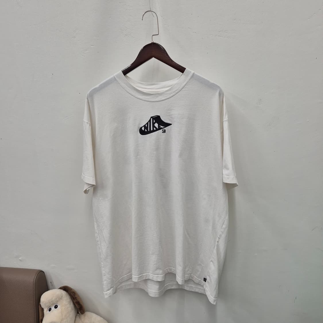 나이키 SB 흰색 반팔티 XL 상품이미지1