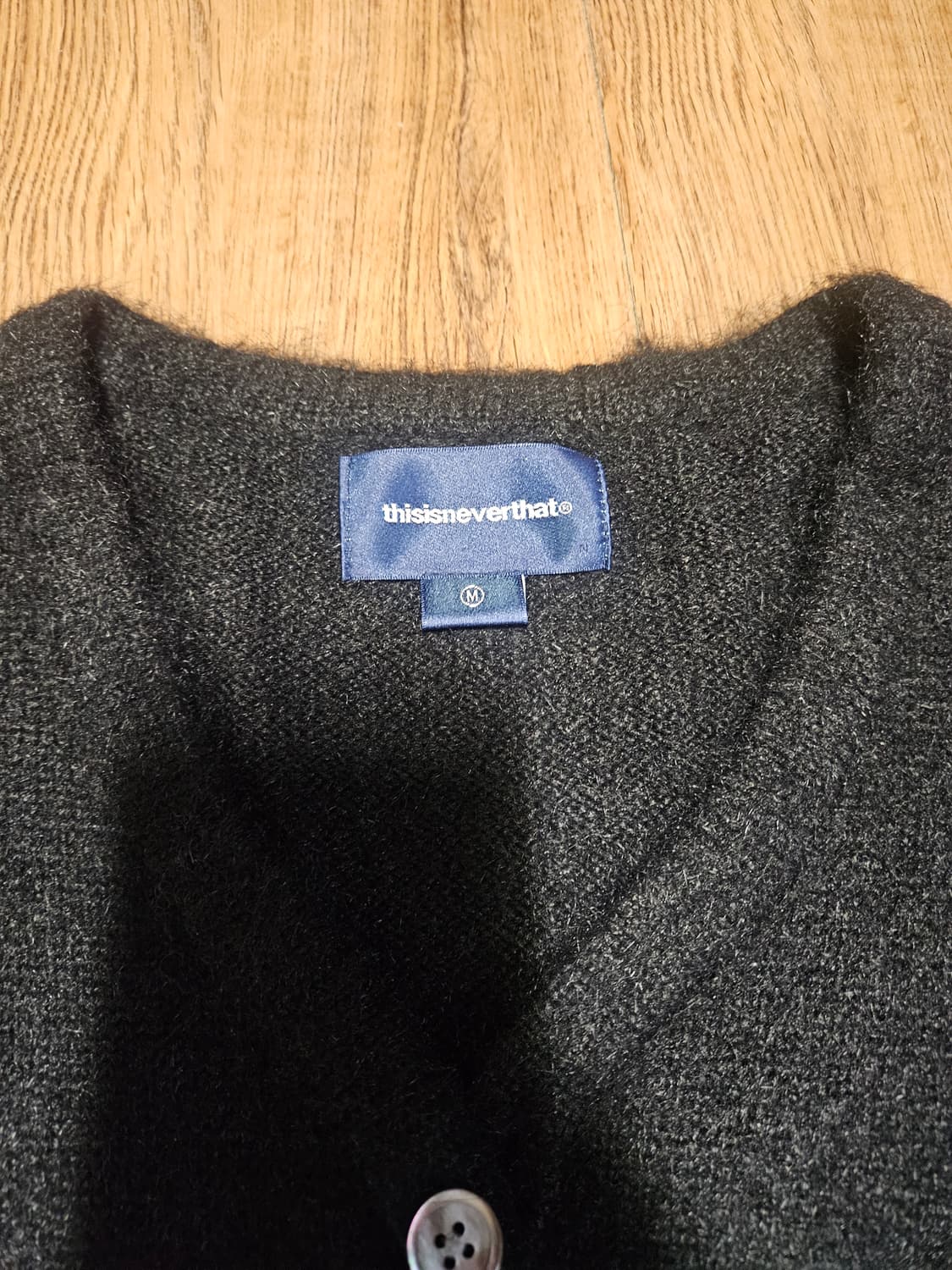 디스이즈네버댓 hairy knit 가디건 블랙 상품이미지2