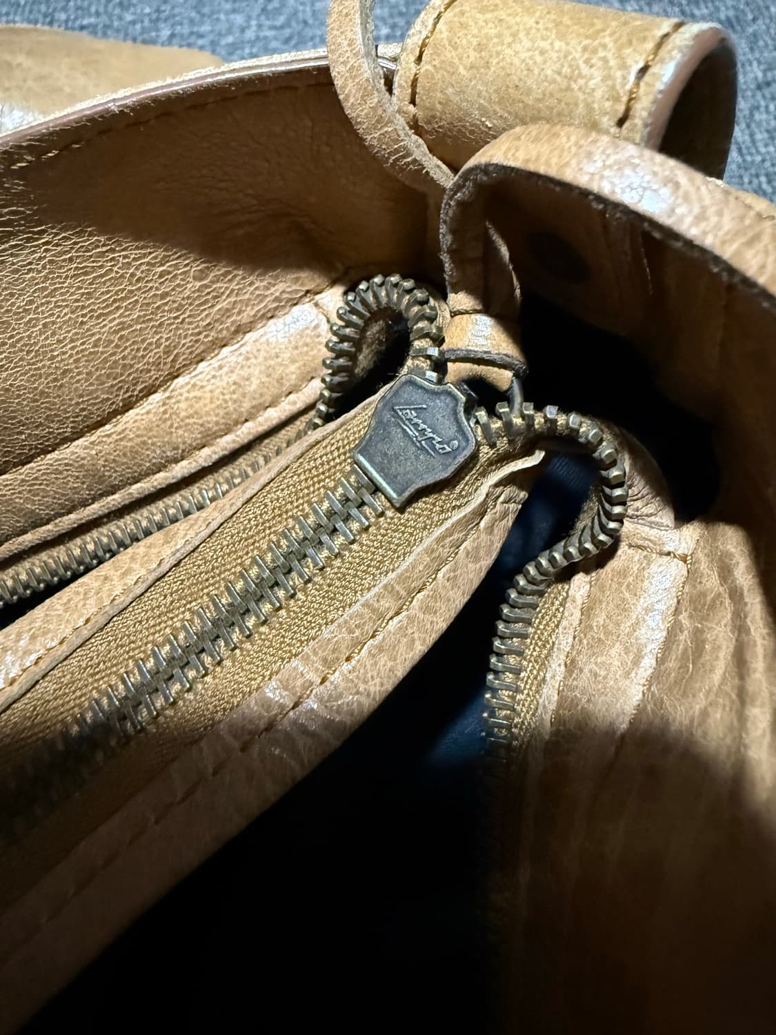 Balenciaga 발렌시아가 레더 시티 모터백 상품이미지9