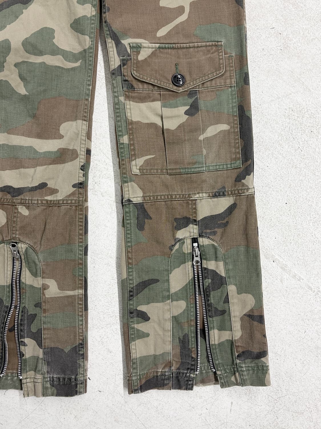 시멘틱 디자인 멀티 포켓 지퍼 카고 팬츠 상품이미지7