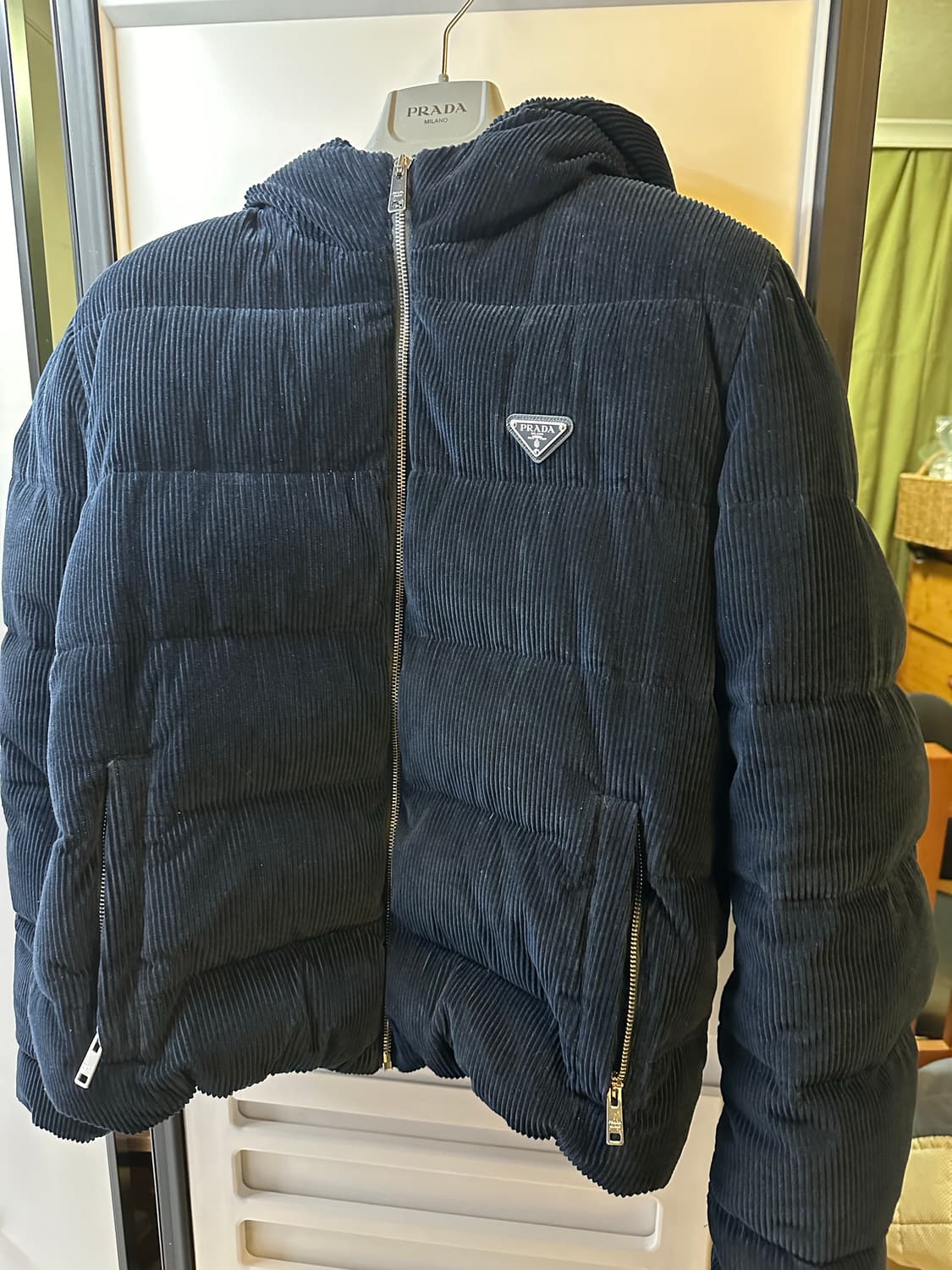프라다 코듀로이 패딩 50 상품이미지1