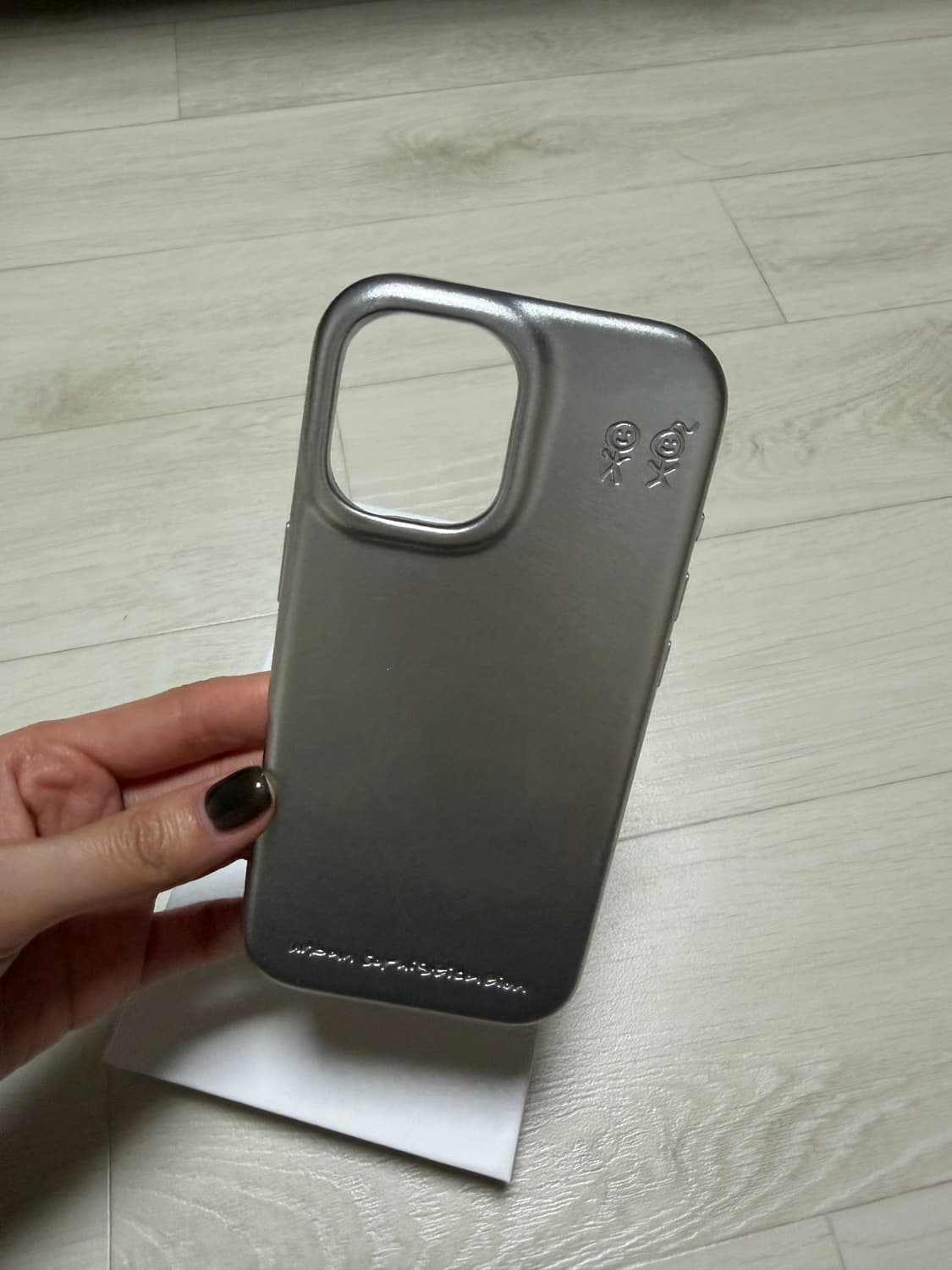 어반소피스티케이션 아이폰17 케이스 크롬 상품이미지5