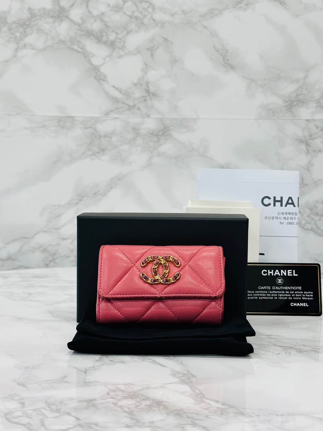 샤넬 19 플랩 카드지갑 핑크 상품이미지1