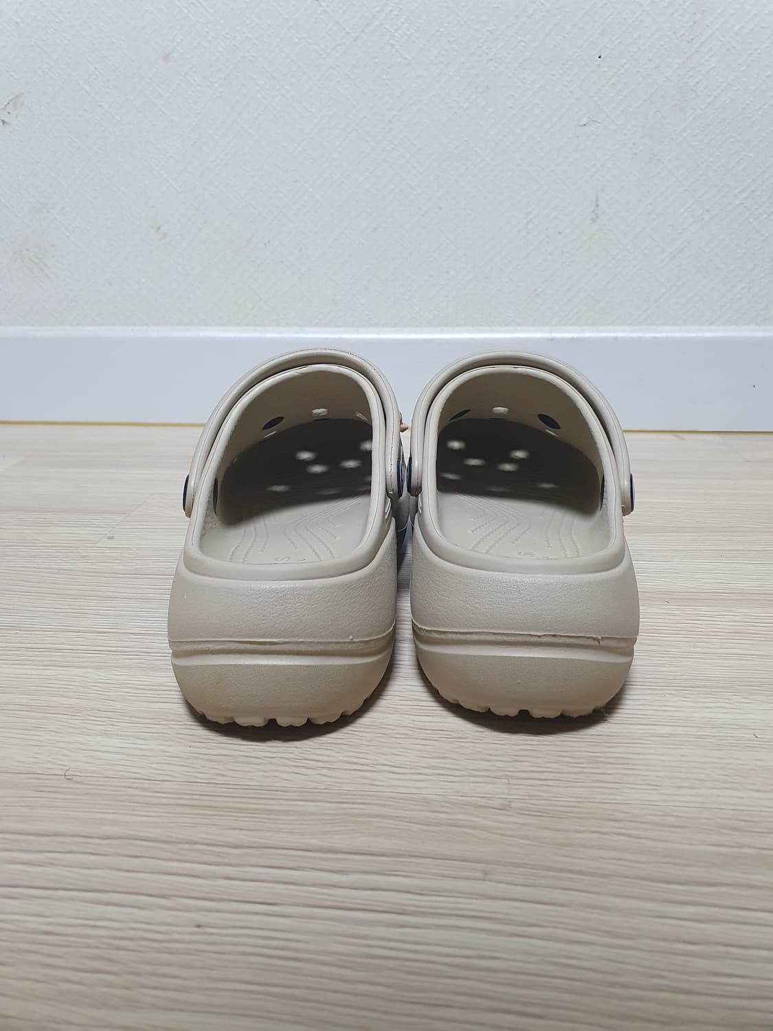 크록스 바야 플랫폼 클로그 240 상품이미지5