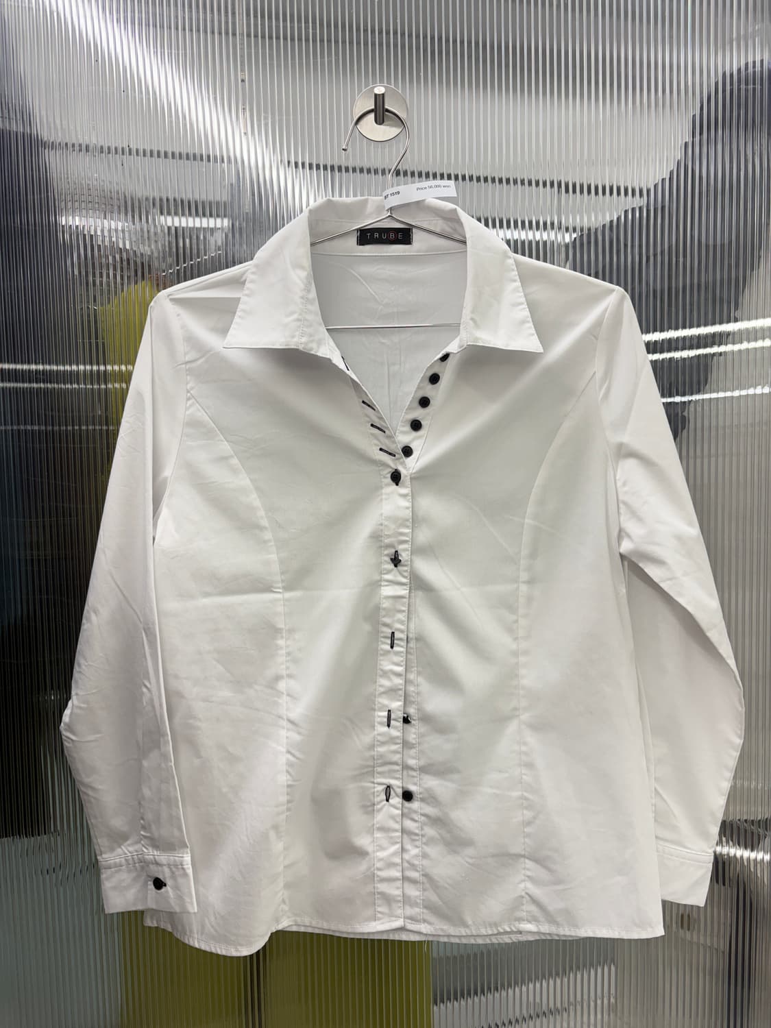 버튼카라 화이트 셔츠 상품이미지1