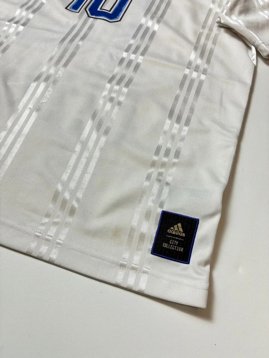 아디다스 20ss 스포티 시티백 파리 저지 반팔 티셔츠 PN9010 상품이미지4