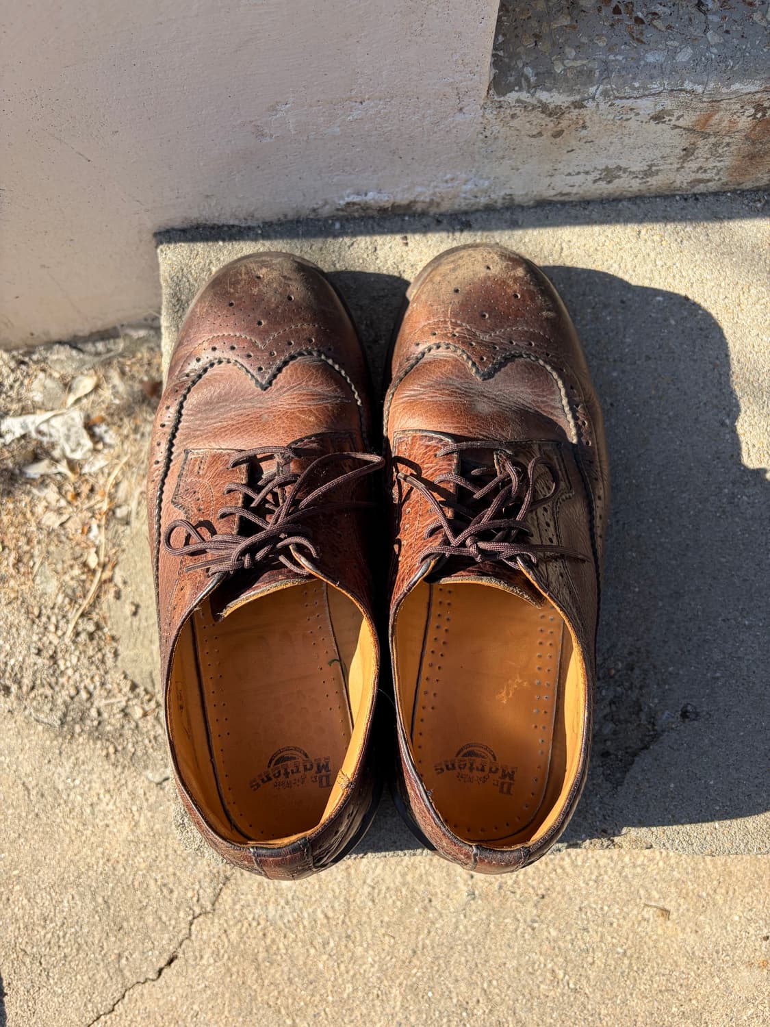 Dr. Martens 브라운 빈티지 브로그 더비 슈즈 상품이미지2