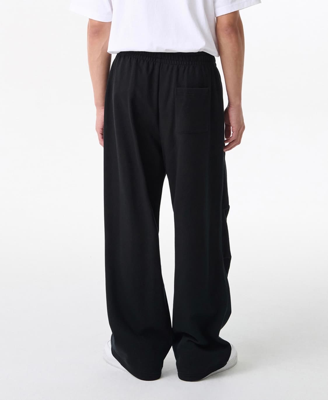 [S] 무신사 스탠다드 파라슈트 스웨트 팬츠 블랙 상품이미지3