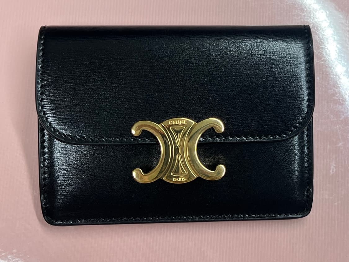 셀린느 트리옹프 플랩 카드지갑 카프스킨 블랙 상품이미지1