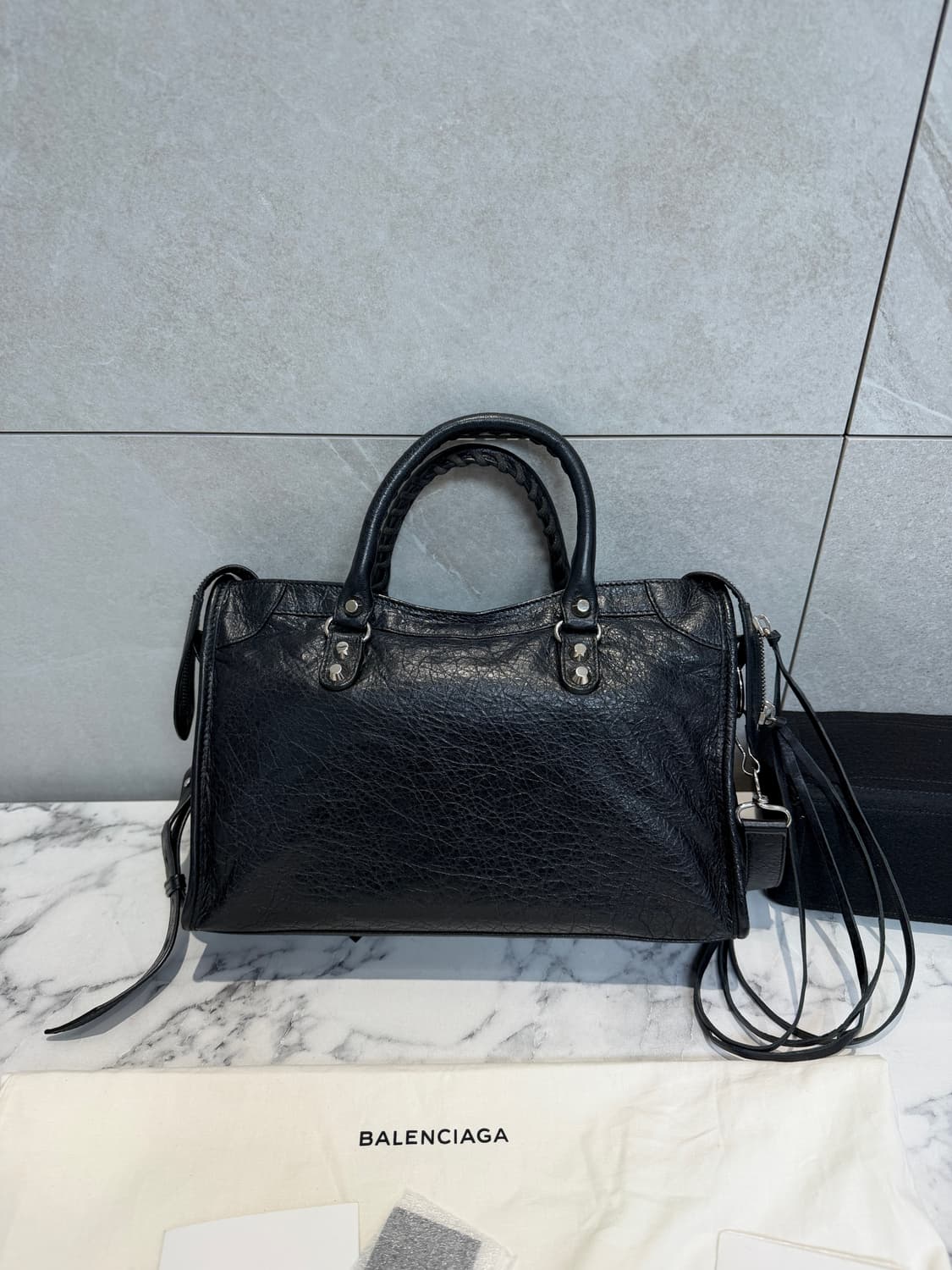 정품 발렌시아가 모터백 스몰 블랙  상품이미지7