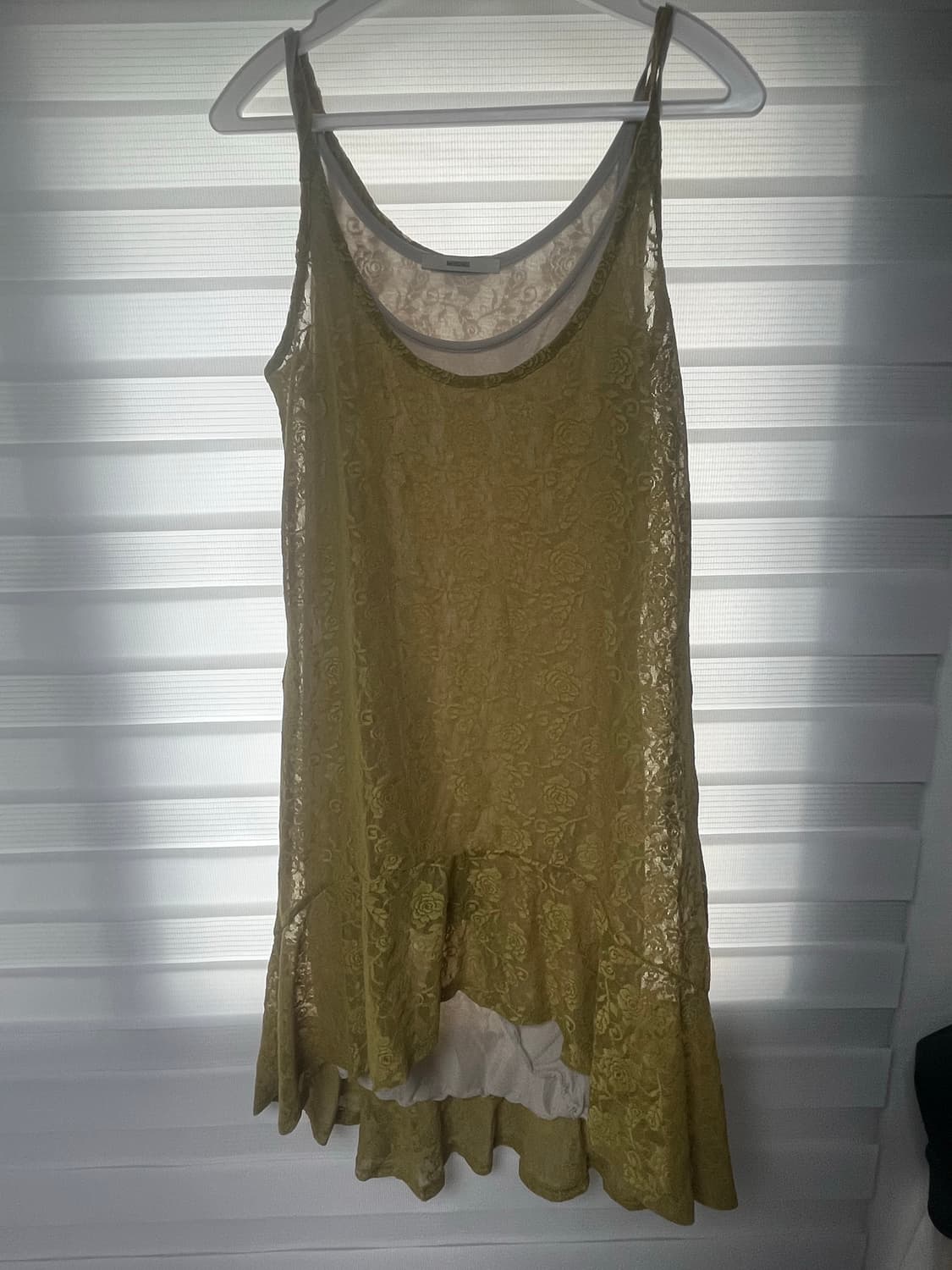 아모르샤이 lace flare dress olive 상품이미지4