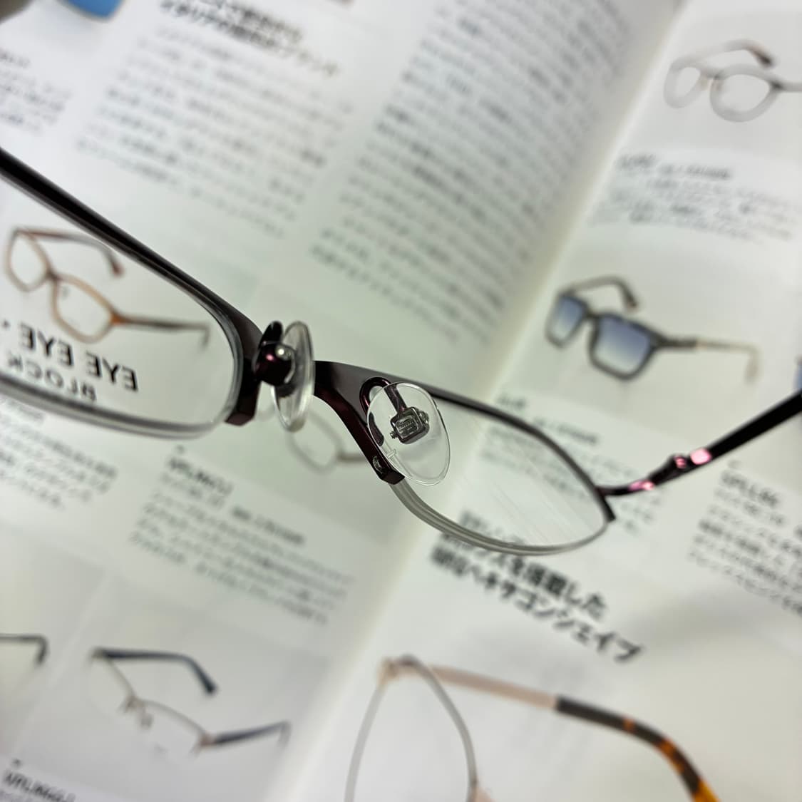 EYE EYE DENMARK 반무테 티타늄 버건디 안경 상품이미지6