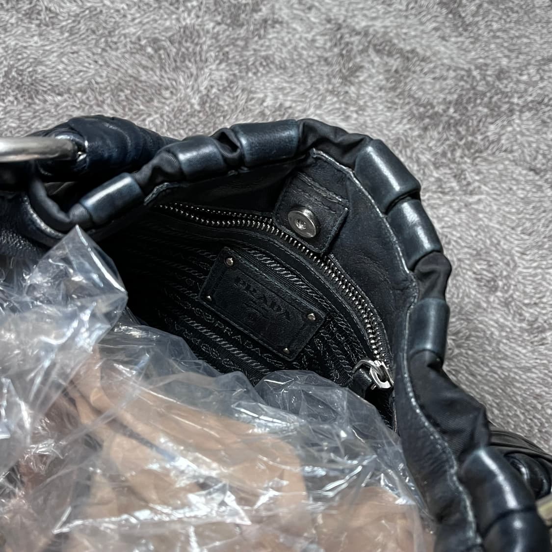 Prada Napa Hobo Shoulder Bag 상품이미지3