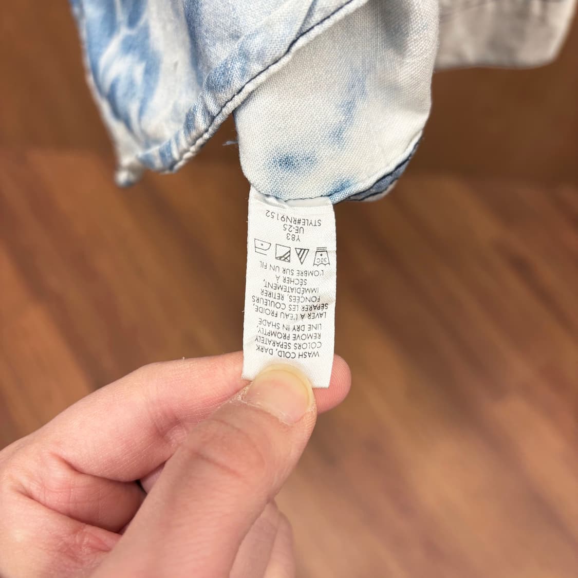 캘빈클라인 클래식 코튼 데님 셔츠 타이다이 워싱 플랩 포켓 디테일 블루 상품이미지8