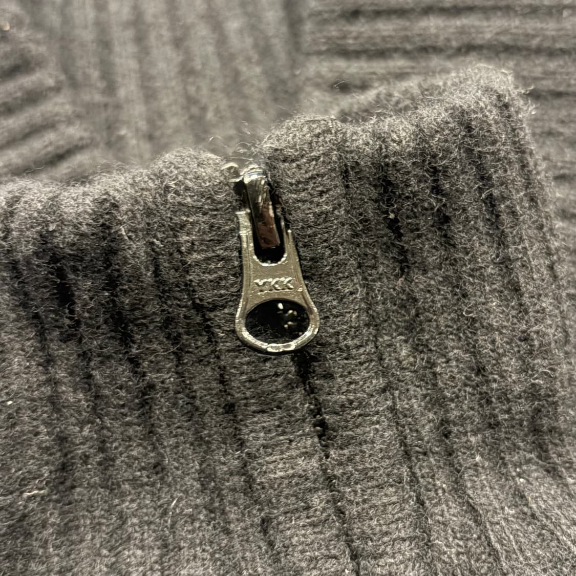 [48] C.P. 컴퍼니 울 레귤러 블랙 니트 집업 가디건 B376 상품이미지5