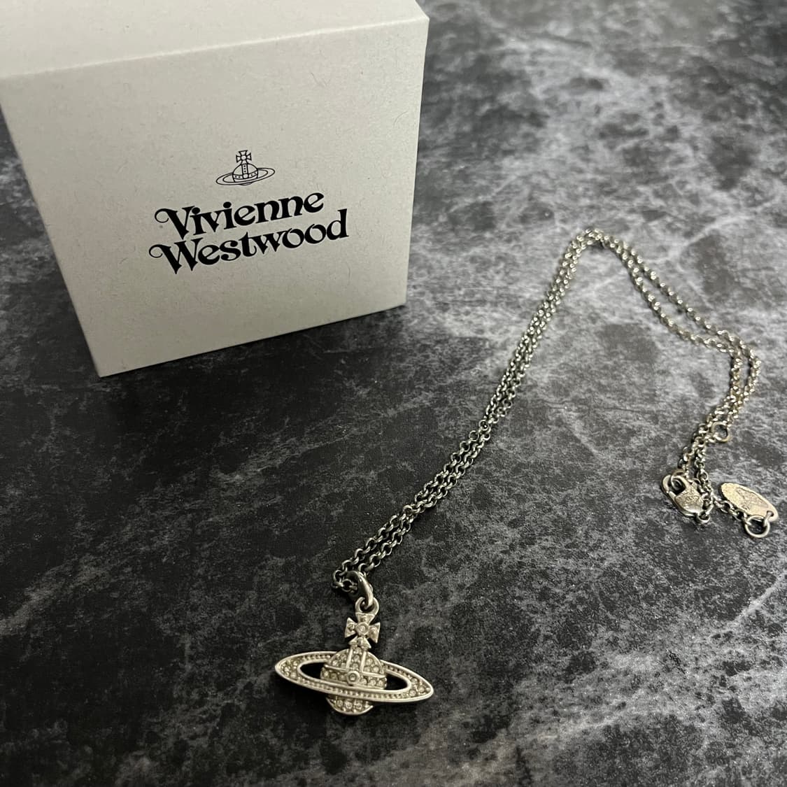 [Vivienne Westwood]비비안웨스트우드 릴리프 목걸이(실버) 상품이미지4