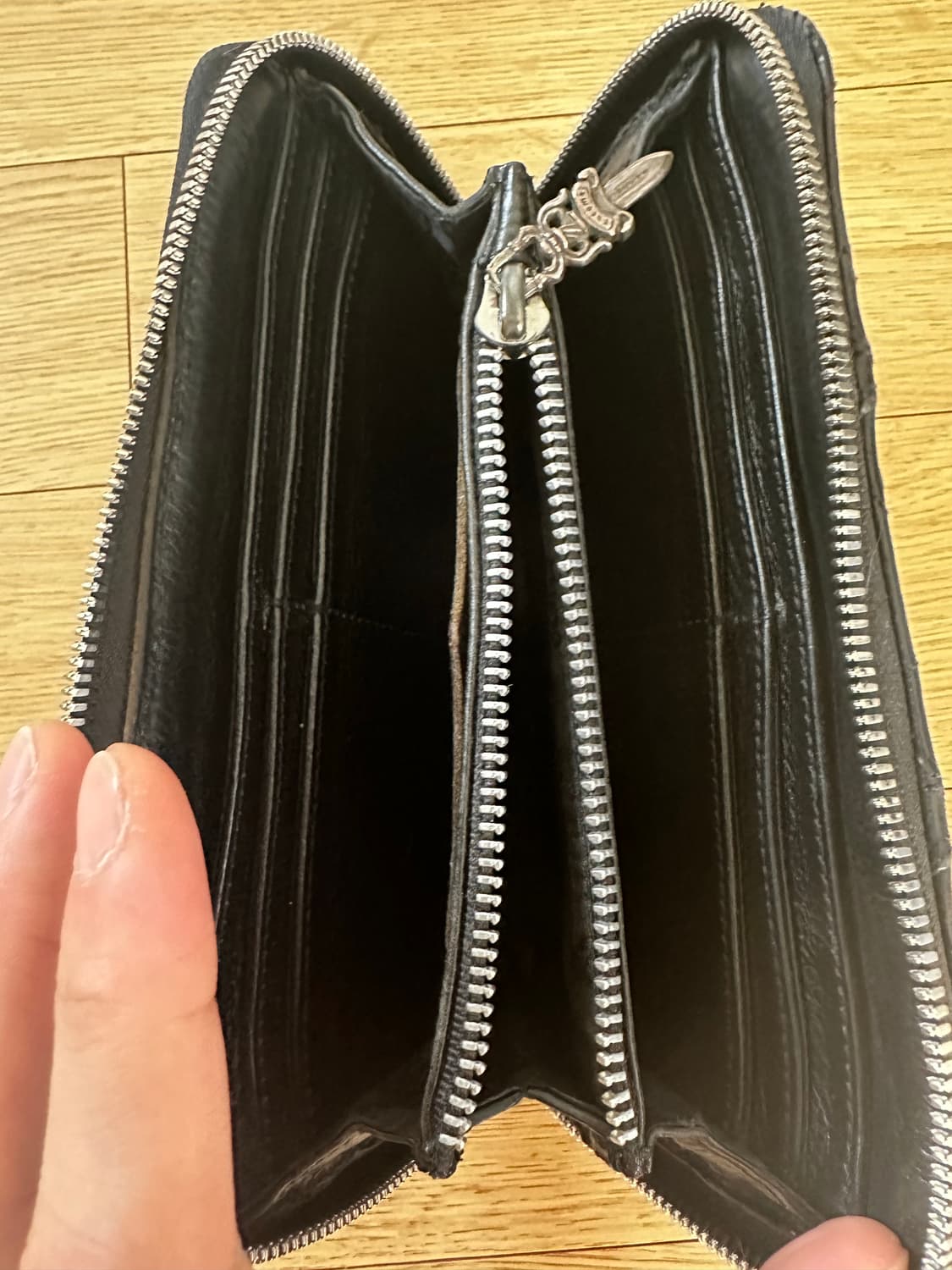 크롬하츠 세메터리 레더패치 장지갑 상품이미지4