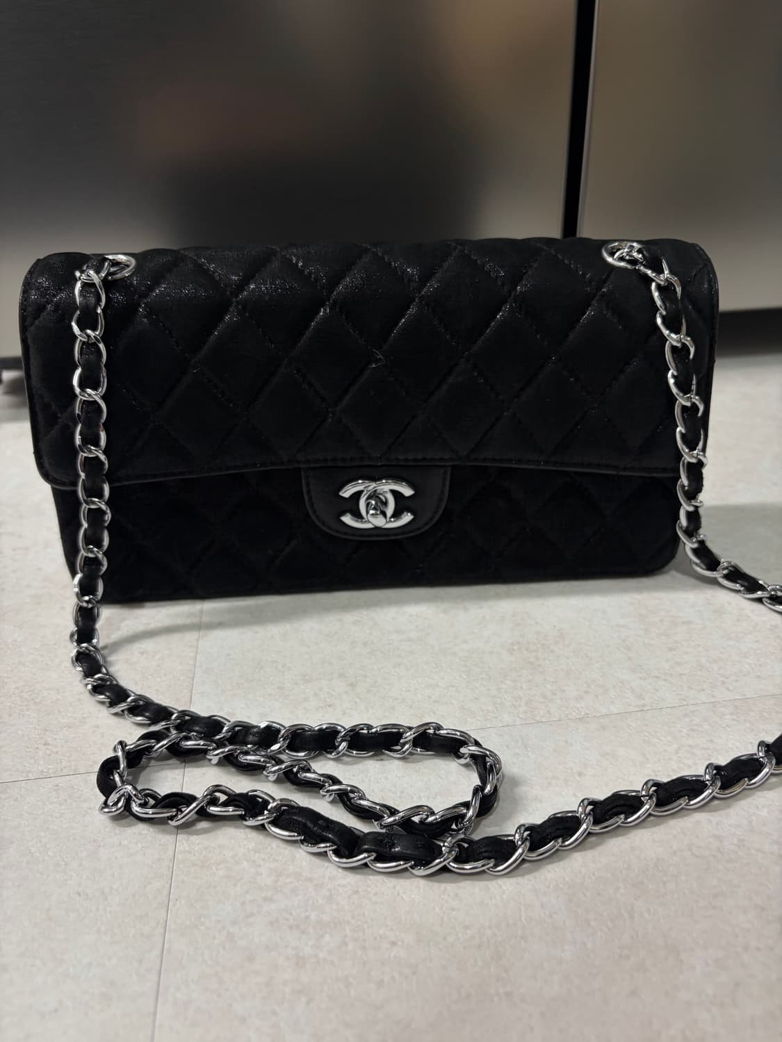 샤넬 클래식 플랩 가방 블랙 상품이미지1