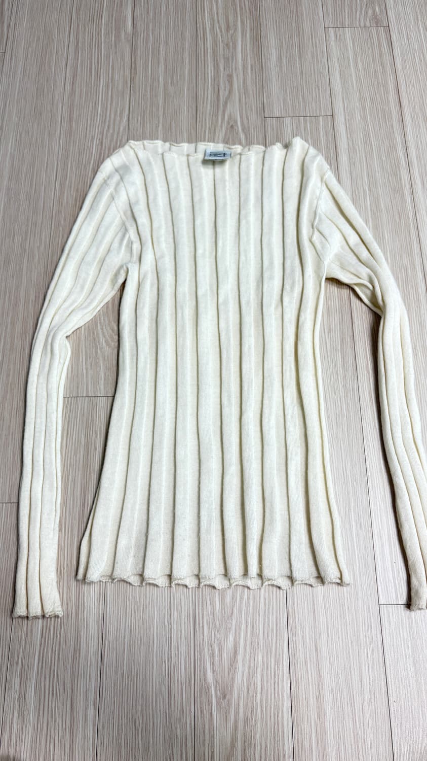 베이스레인지 아들러 니트탑 상품이미지1