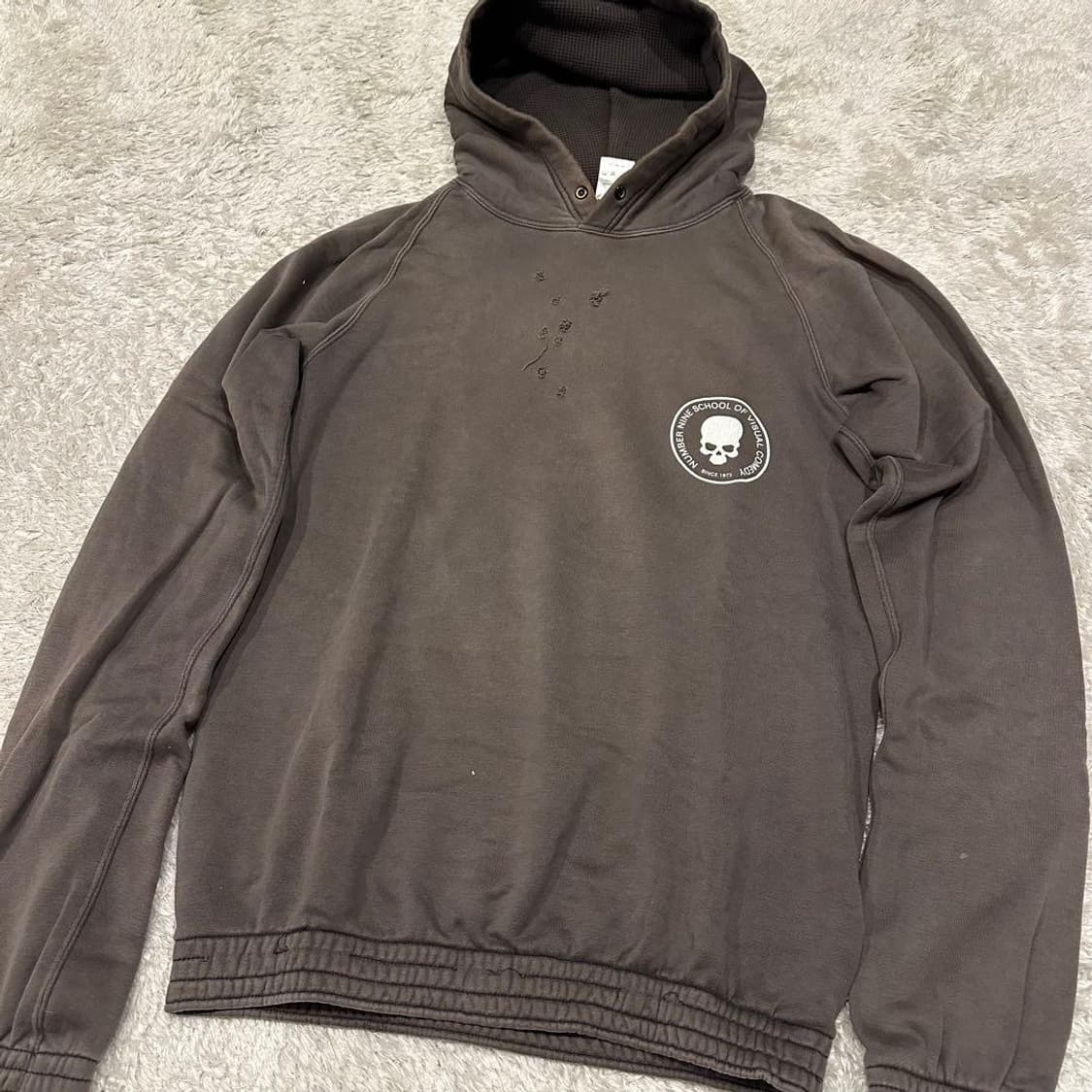 넘버나인 School of Visual Comedy 스컬 후디 상품이미지1