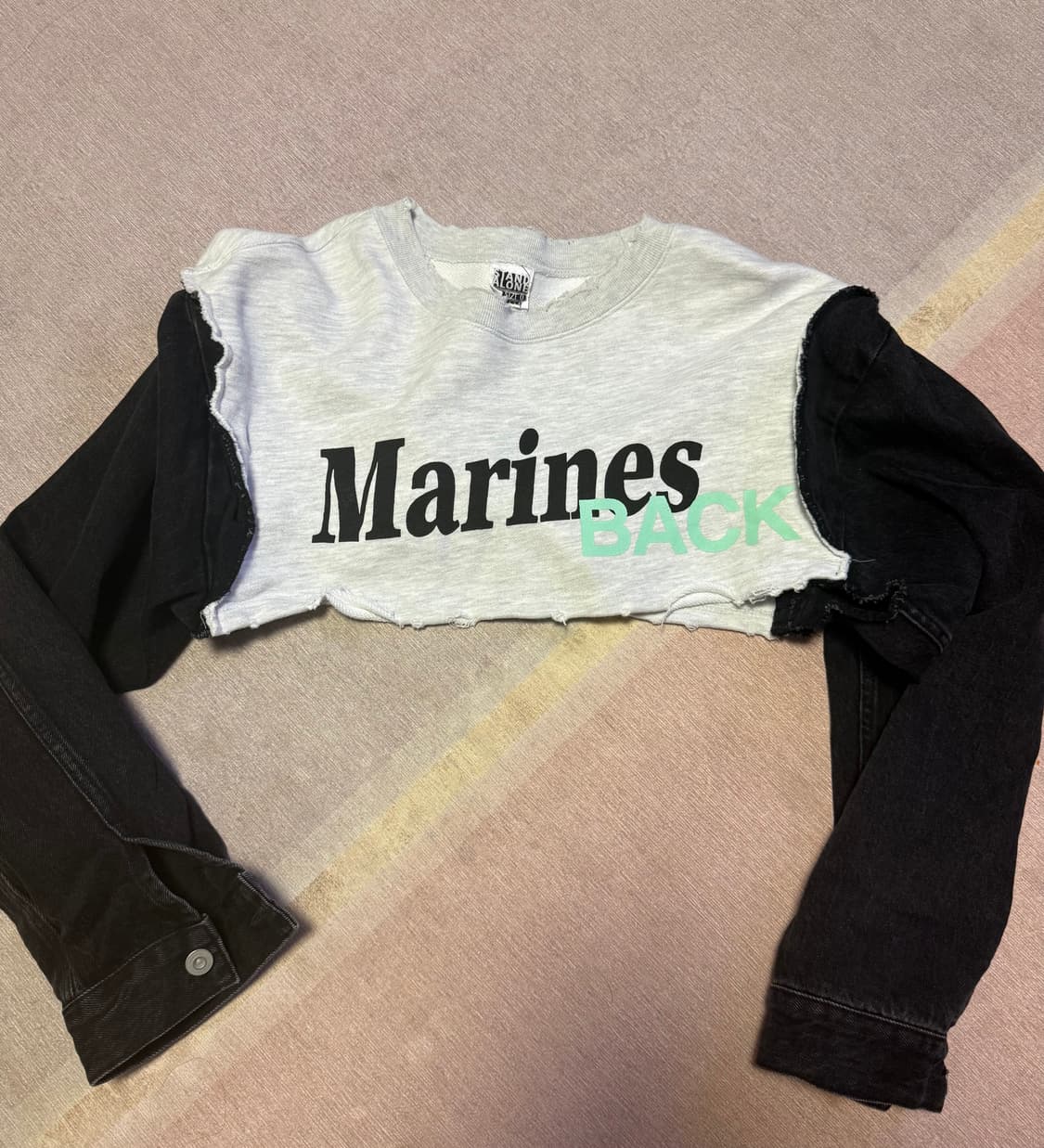 스탠드얼론 크롭맨투맨티 상품이미지1