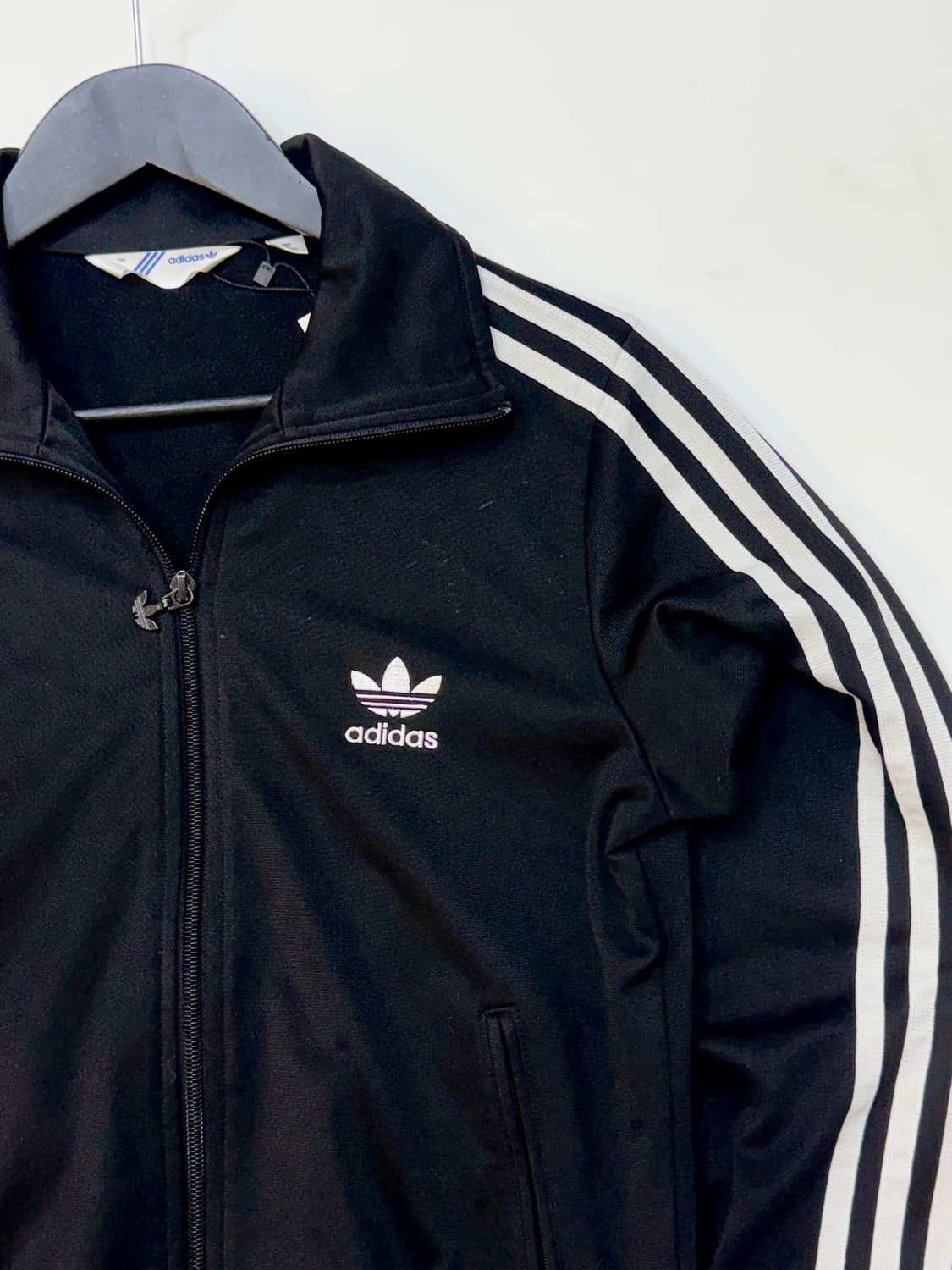 Adidas 아디다스 오리지널스 블랙컬러 후면 빅로고 트랙탑 자켓 상품이미지2